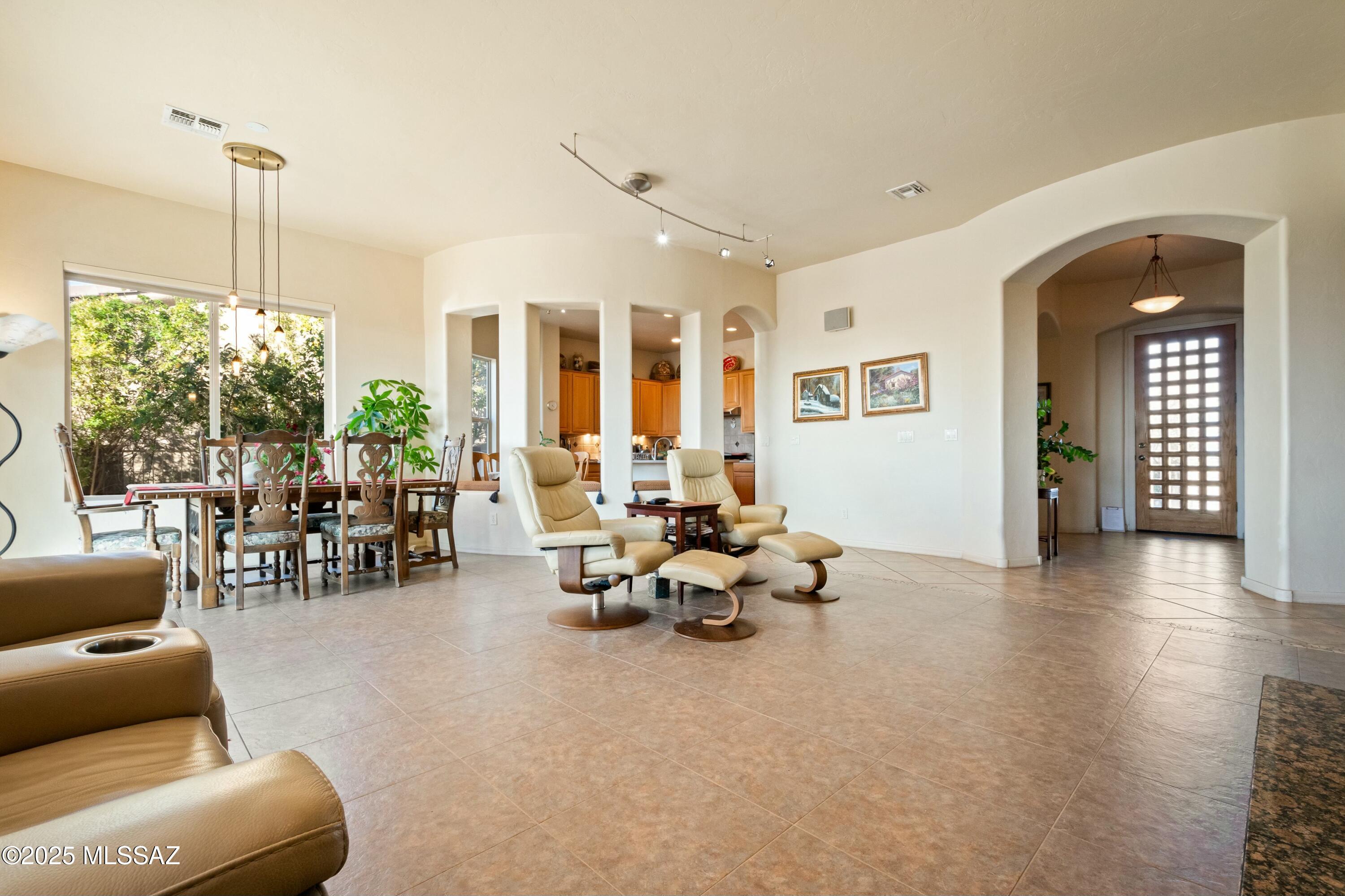 Sabino Mountain (1-290) - Residential