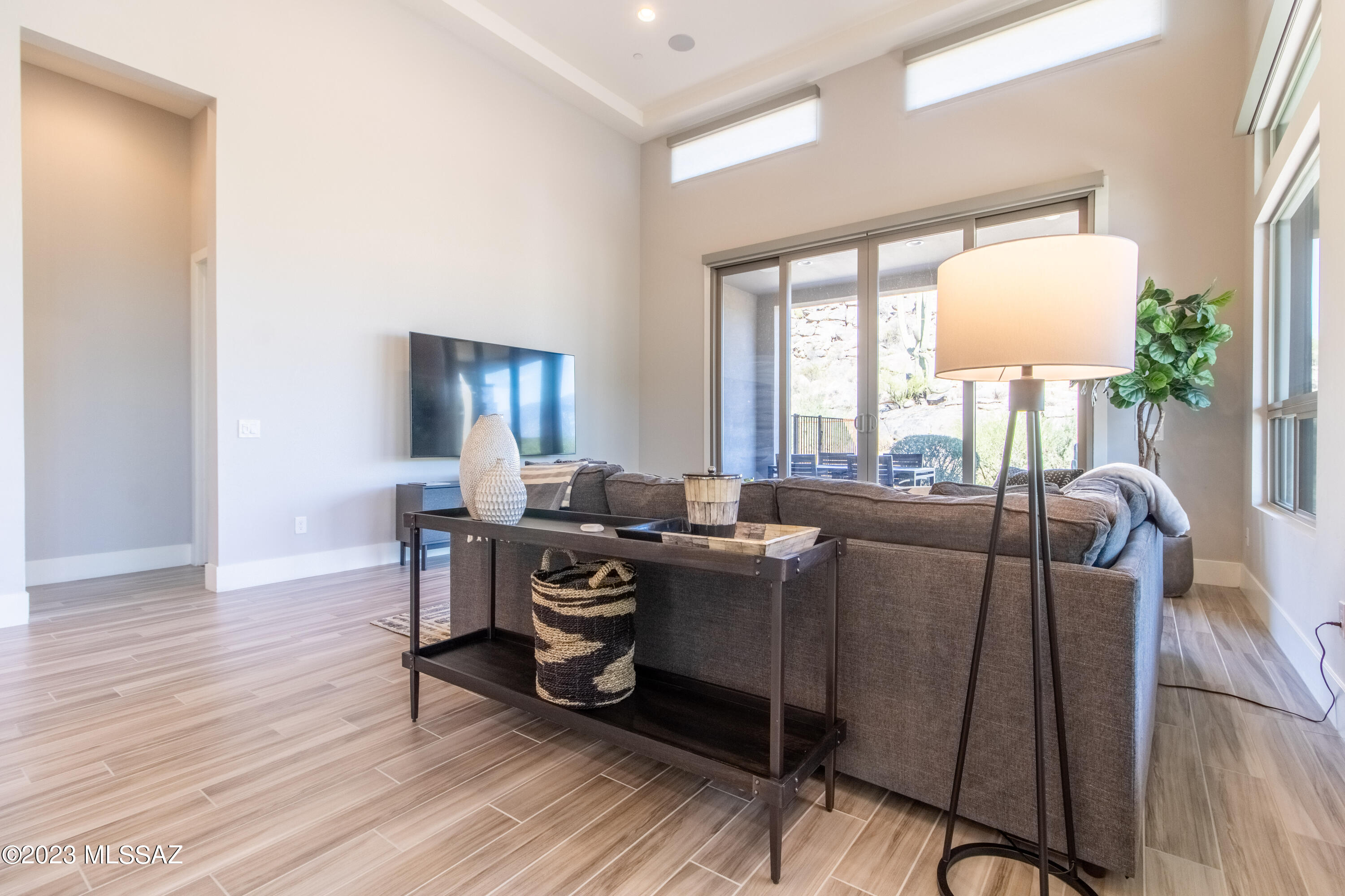 Stone Canyon VIII (486-602) - Residential Lease