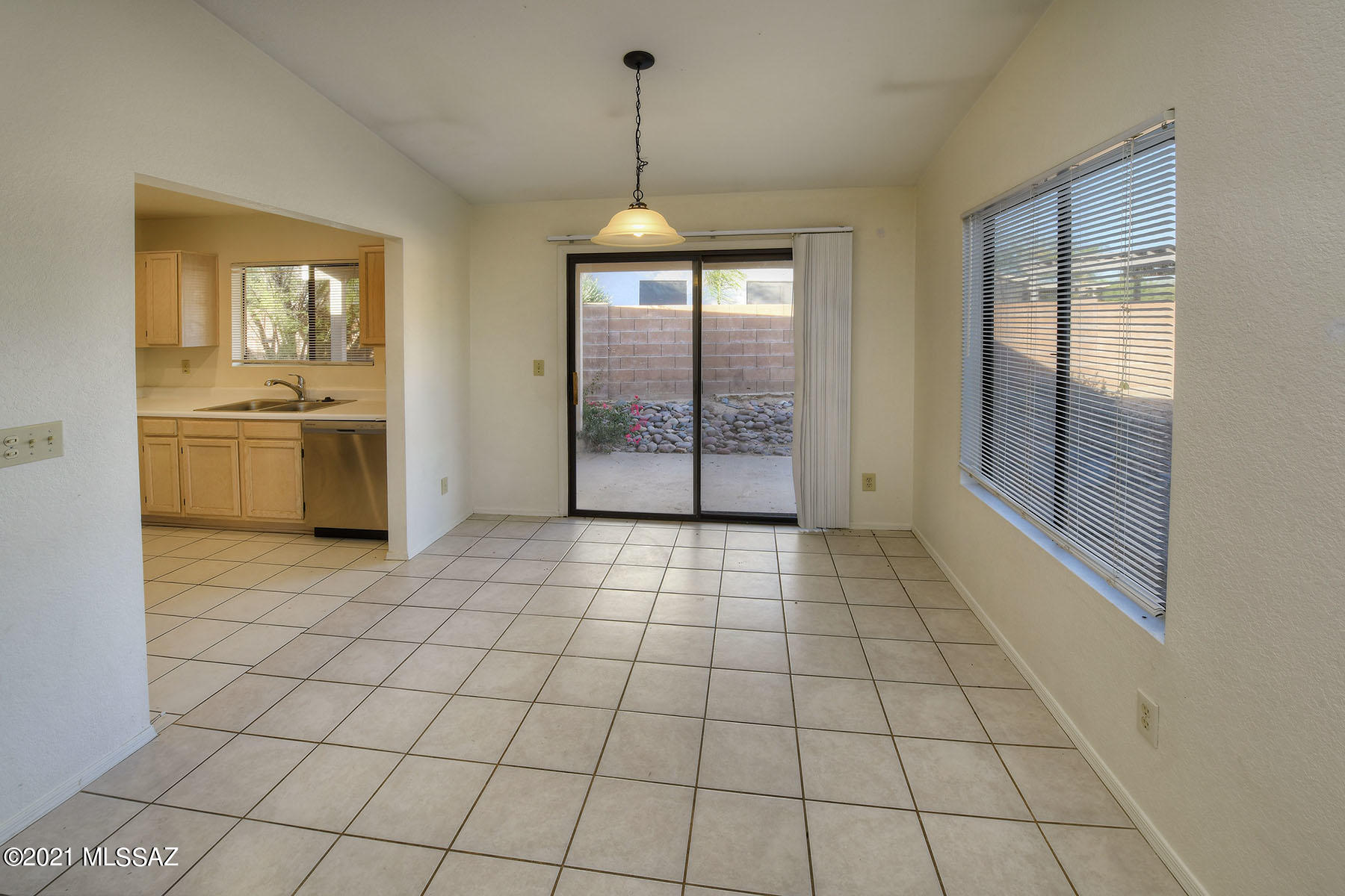 Country Club(1-221) - Residential