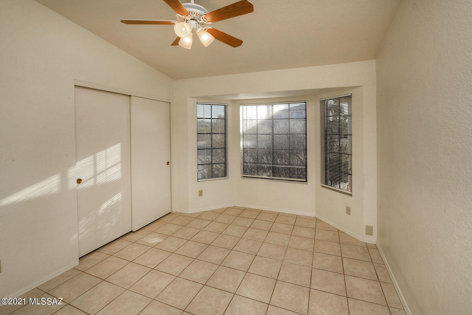 Country Club(1-221) - Residential
