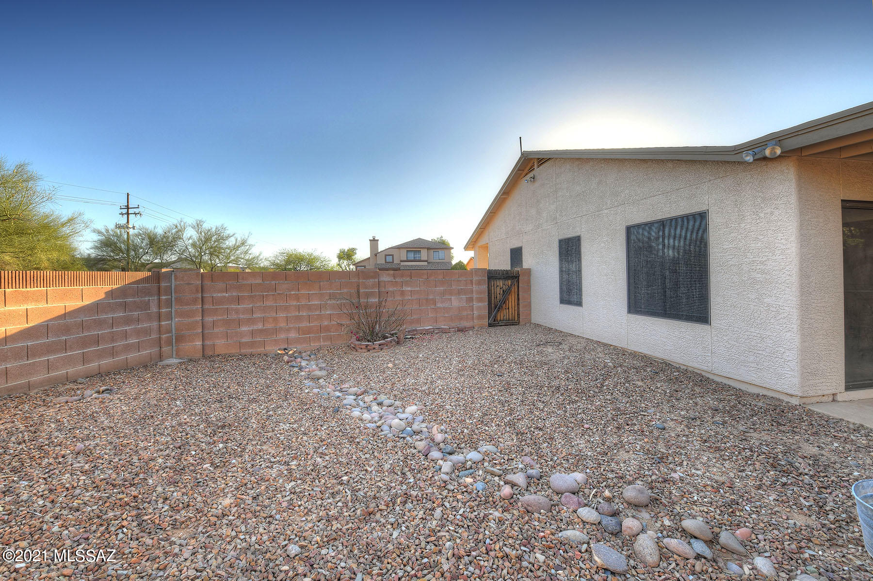 Country Club(1-221) - Residential
