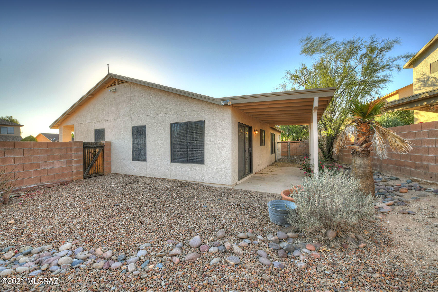 Country Club(1-221) - Residential