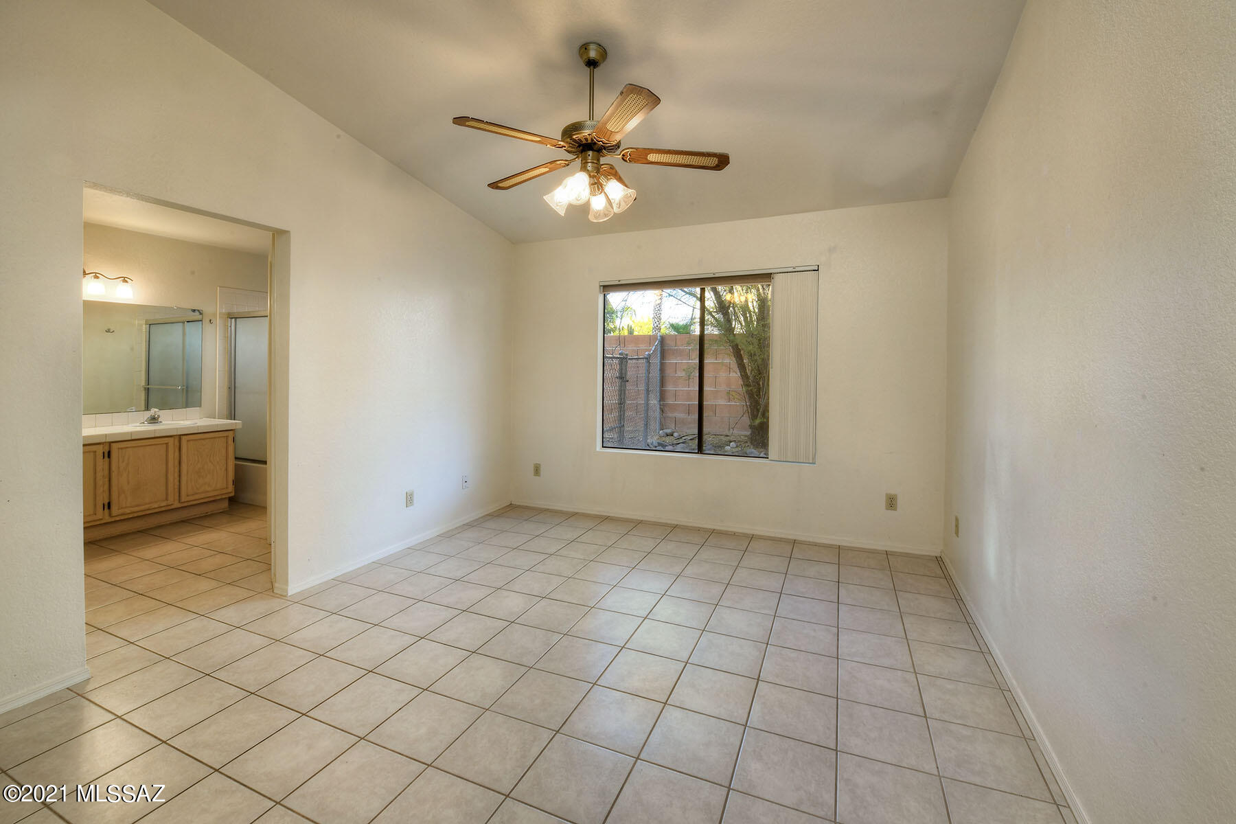 Country Club(1-221) - Residential