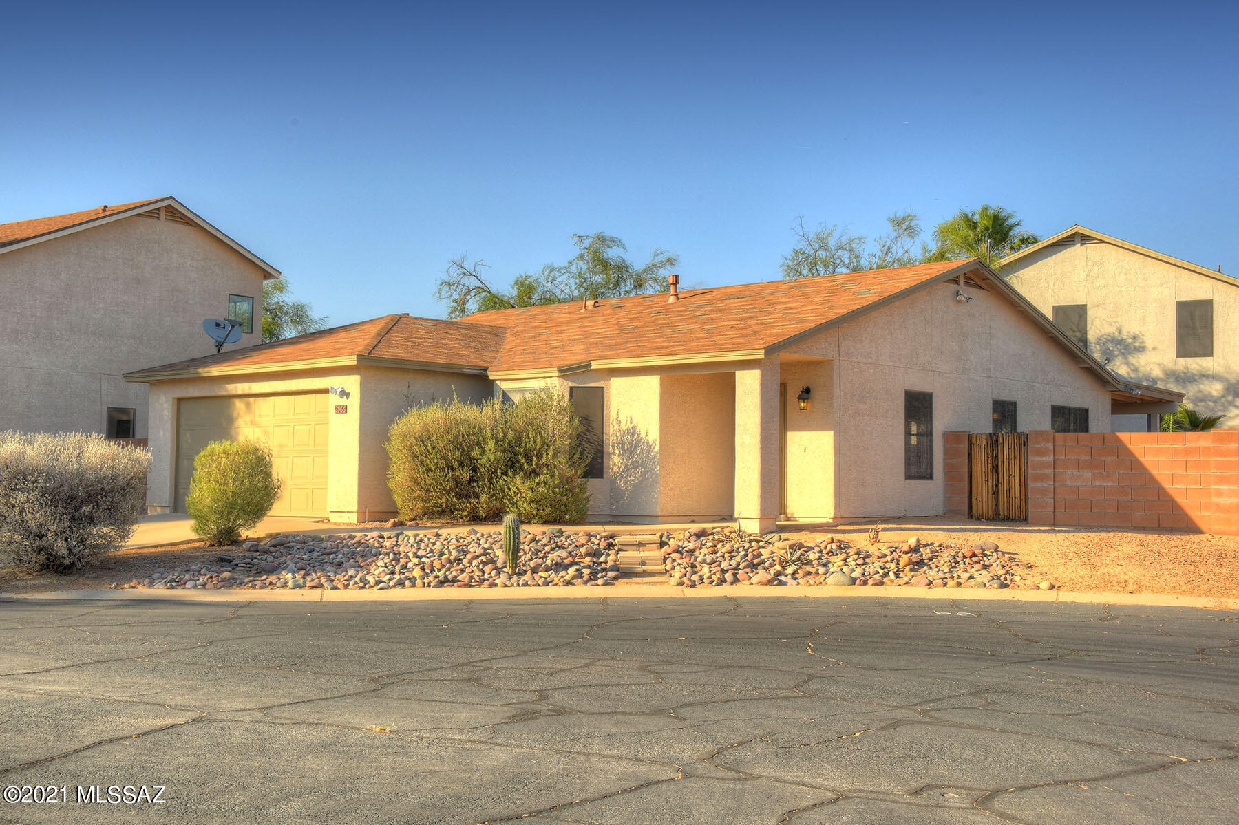 Country Club(1-221) - Residential
