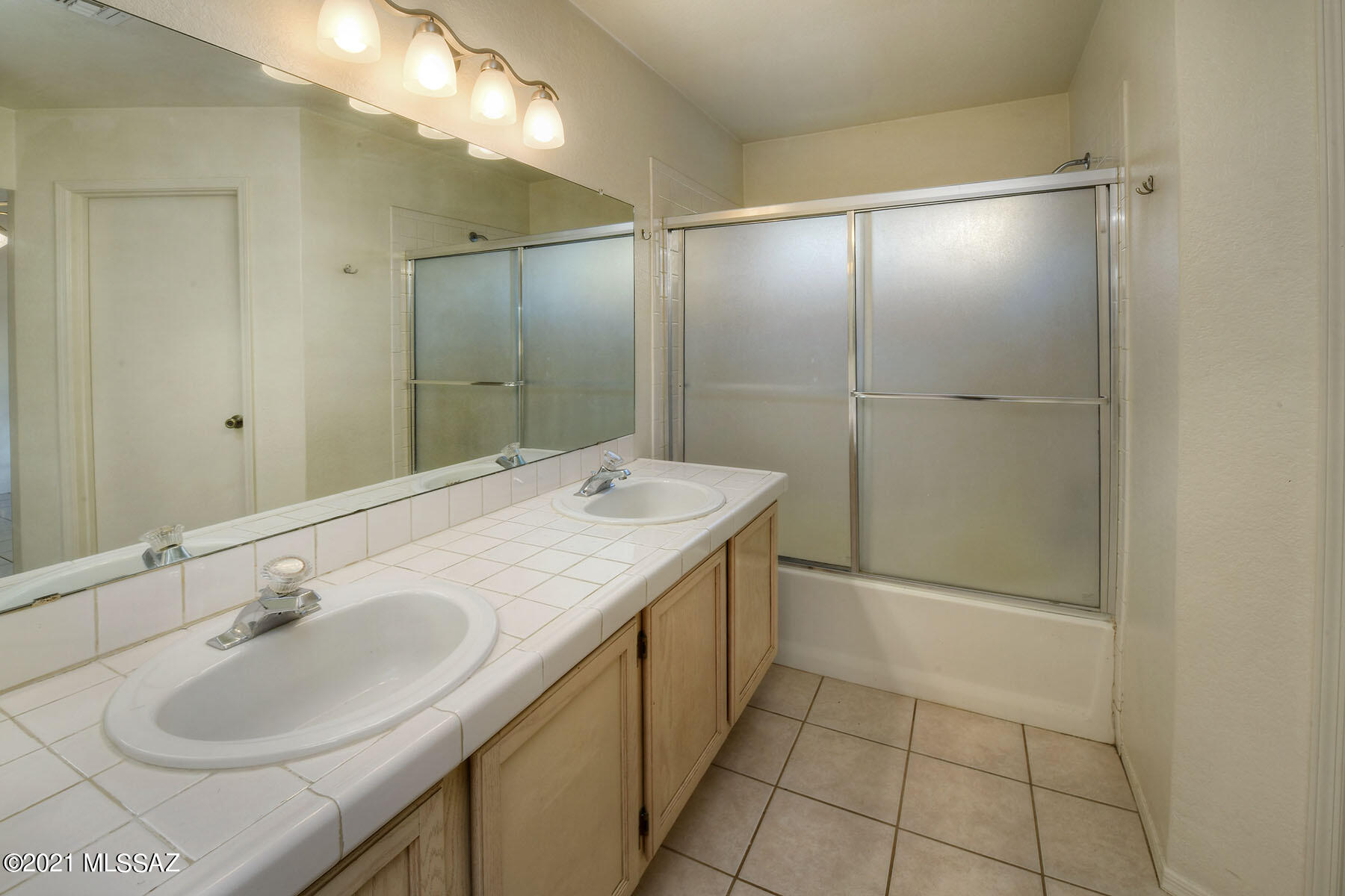 Country Club(1-221) - Residential