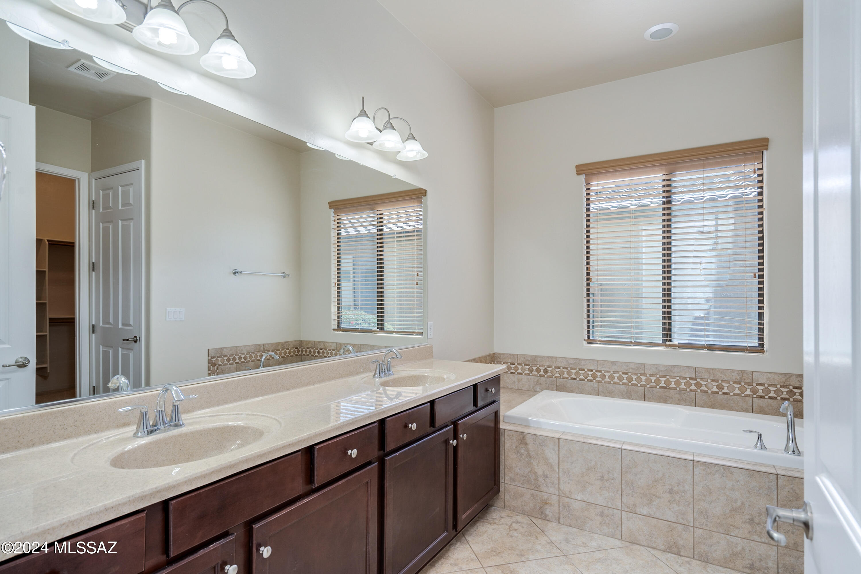Preserve III at Dove Mtn (306-486,530-534,577-605) - Residential Lease