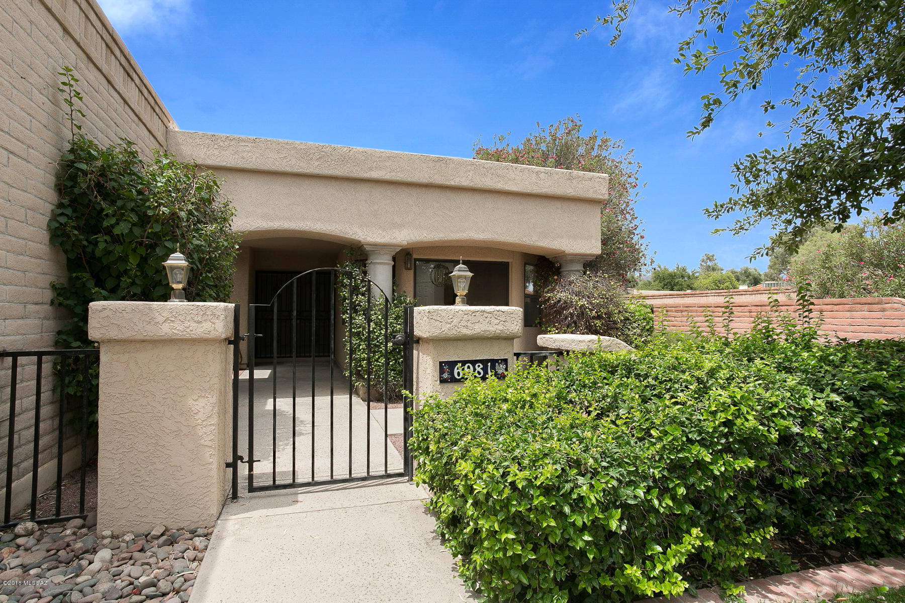 Riverbend - Sabino Canyon Road  (1-97) - Residential