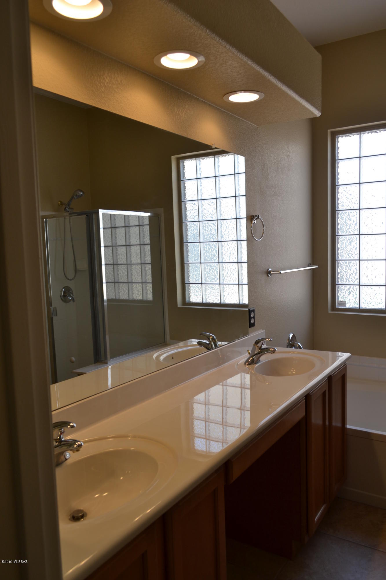 Desert Traditions II (49-120) - Residential Lease