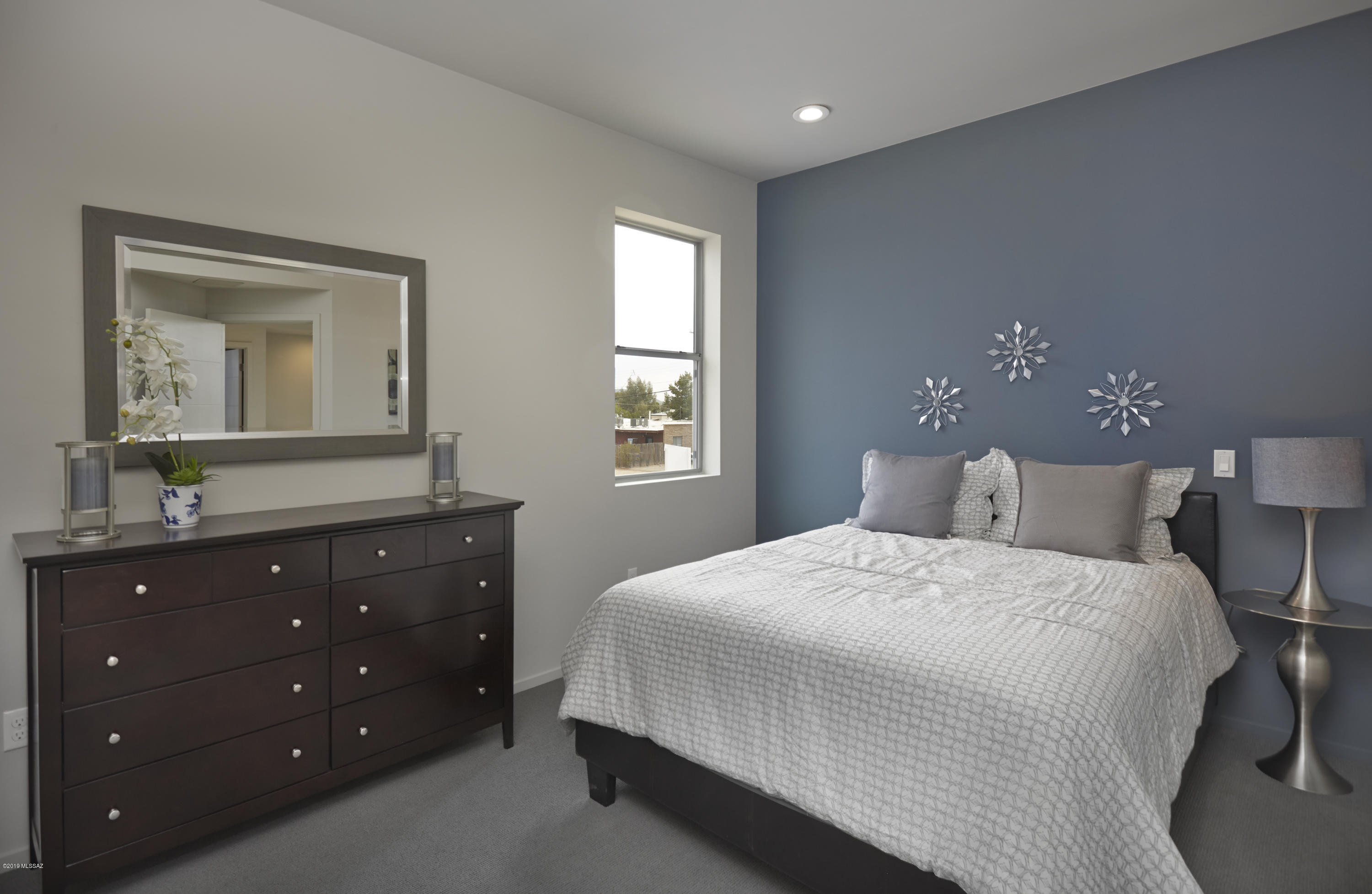Park Modern SQ20171350679 - Residential