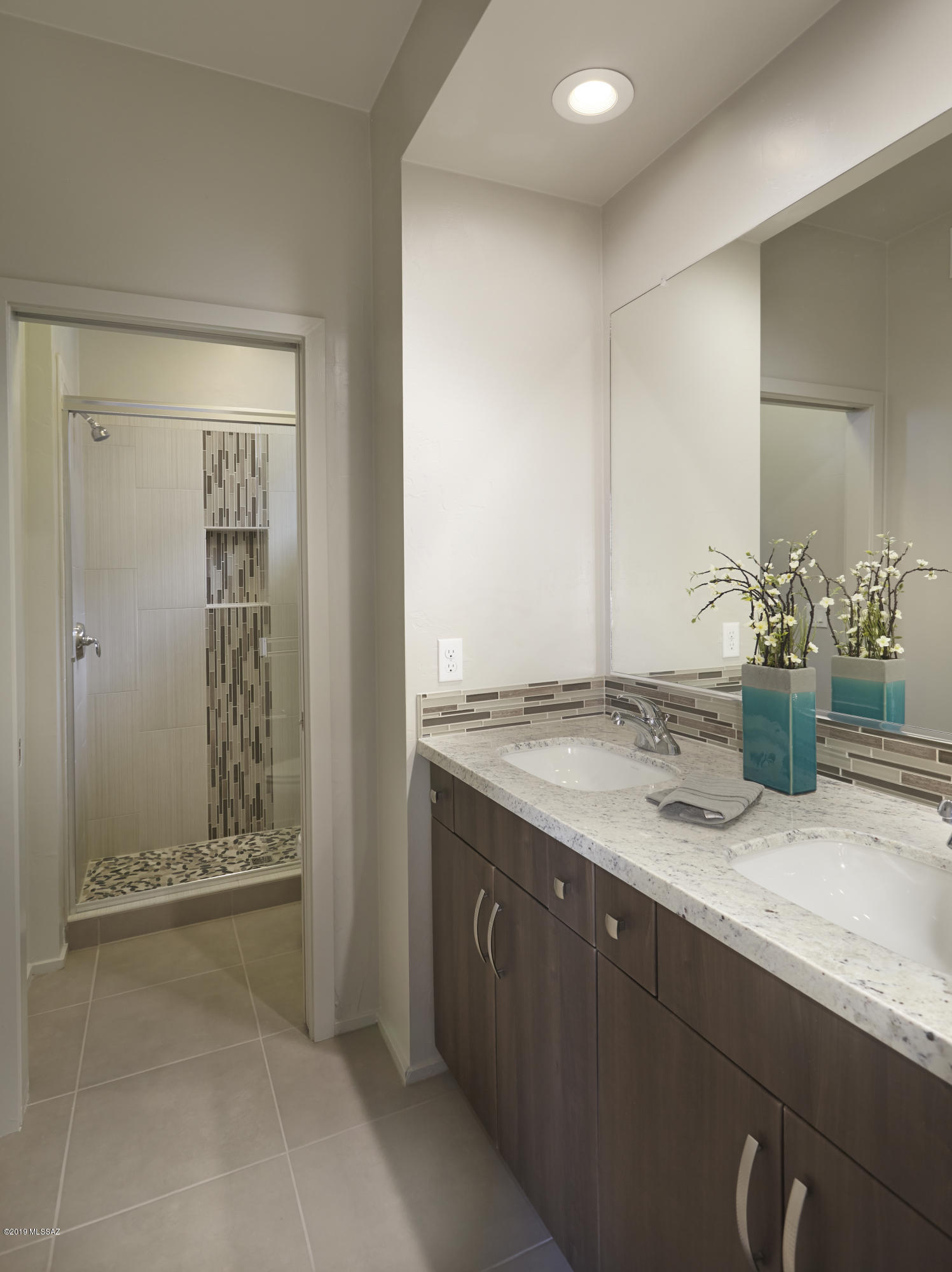 Park Modern SQ20171350679 - Residential