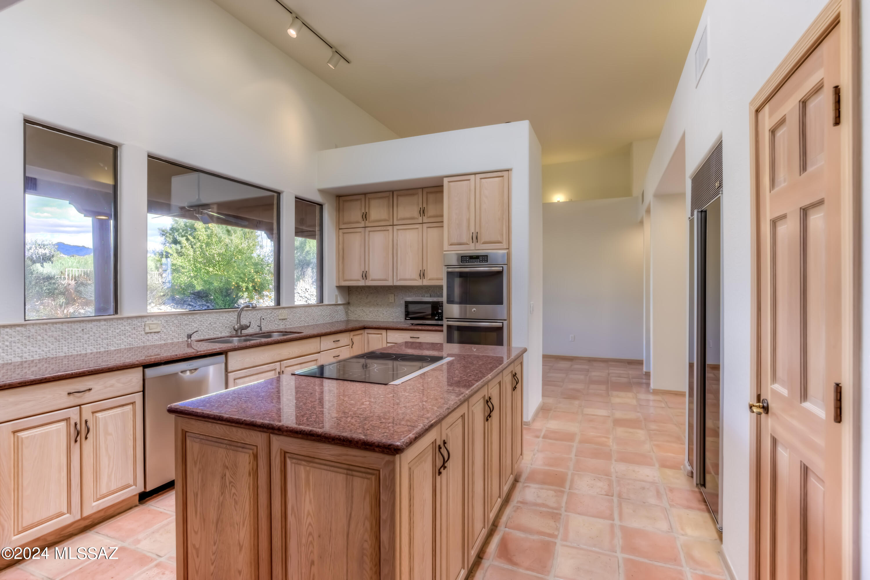 Country Club Vista (1-74) - Residential