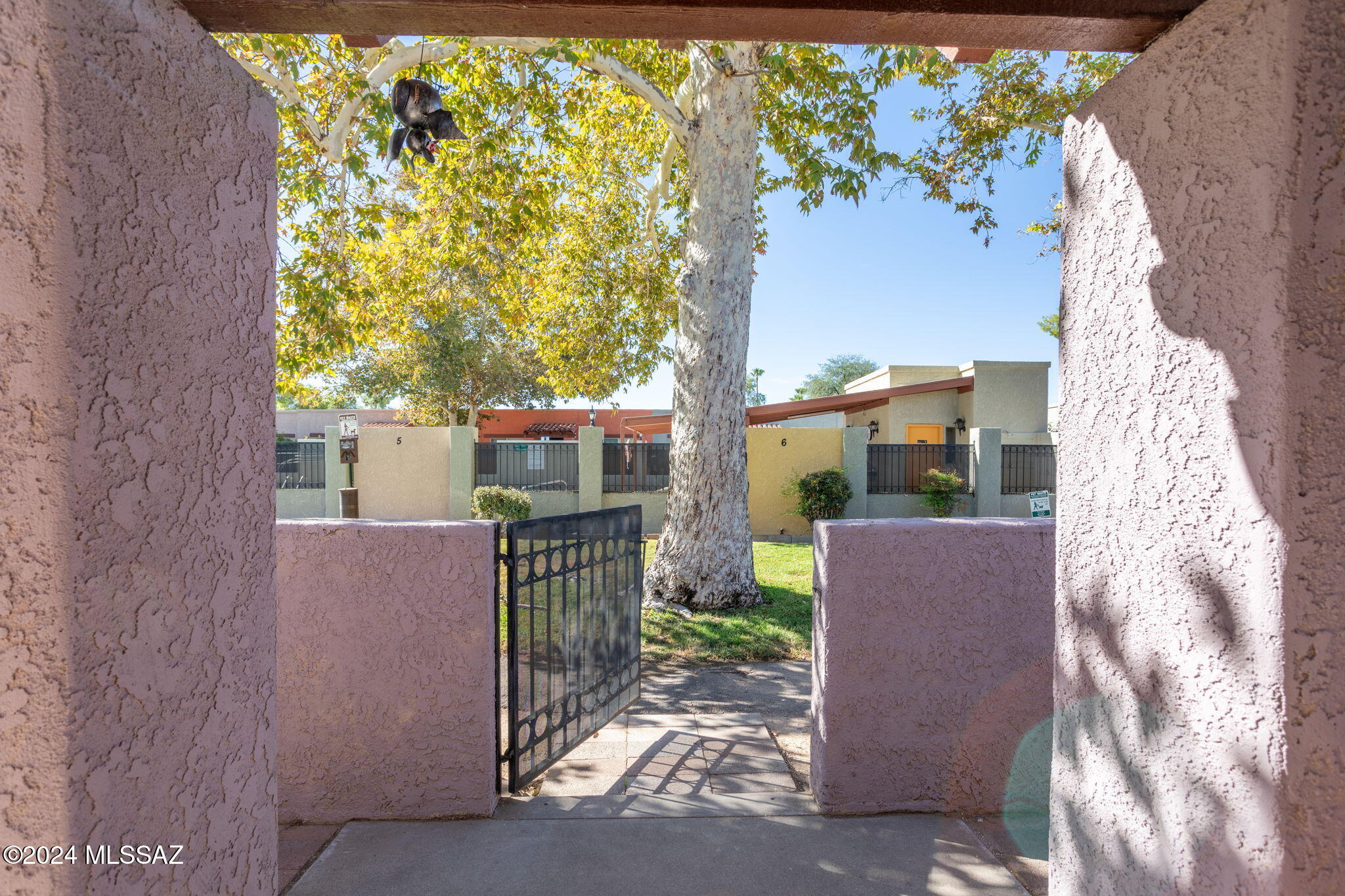 Spanish Meadows Twnhss (1-105) - Residential