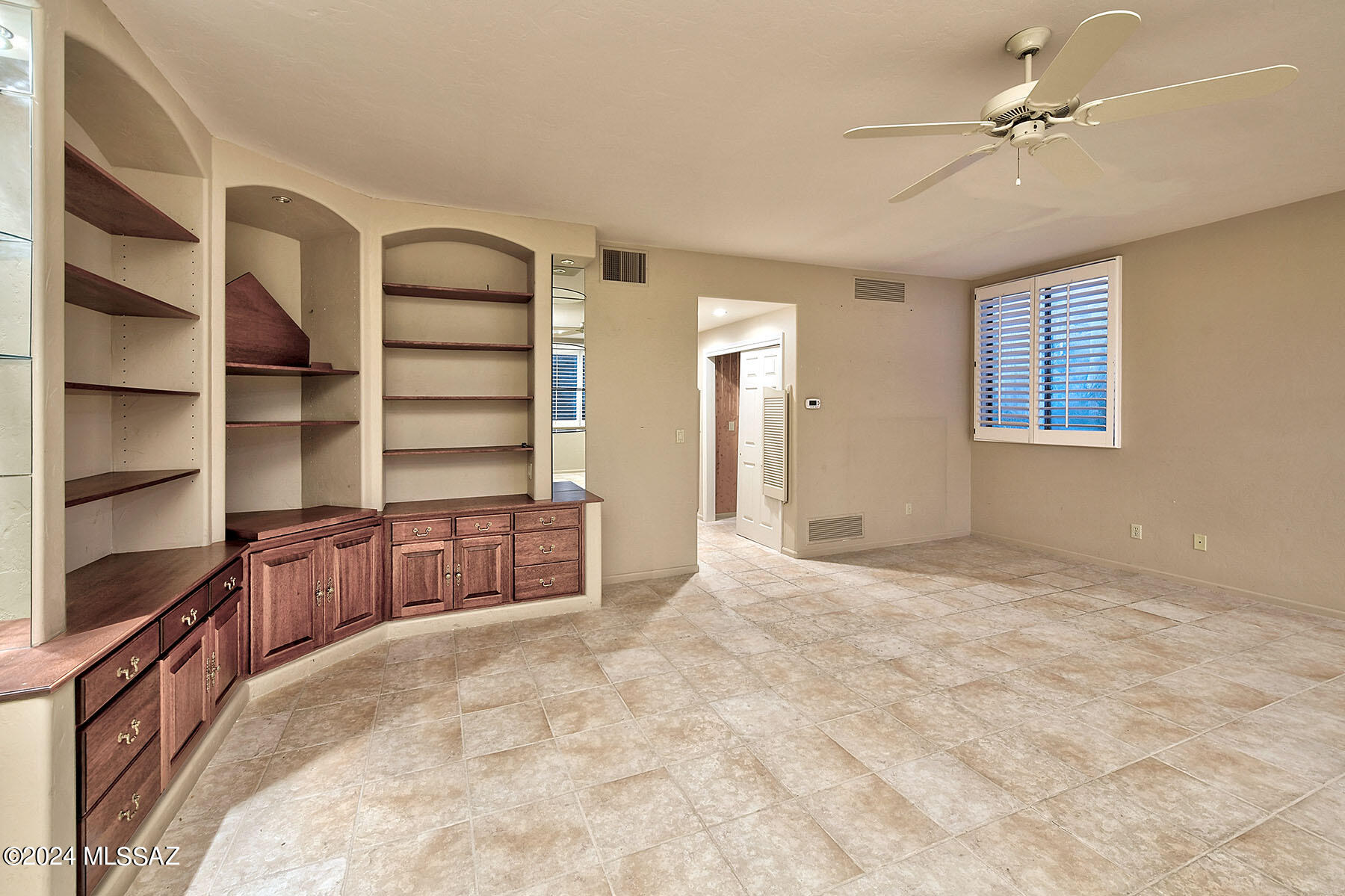 Finisterra III (303-308) - Residential