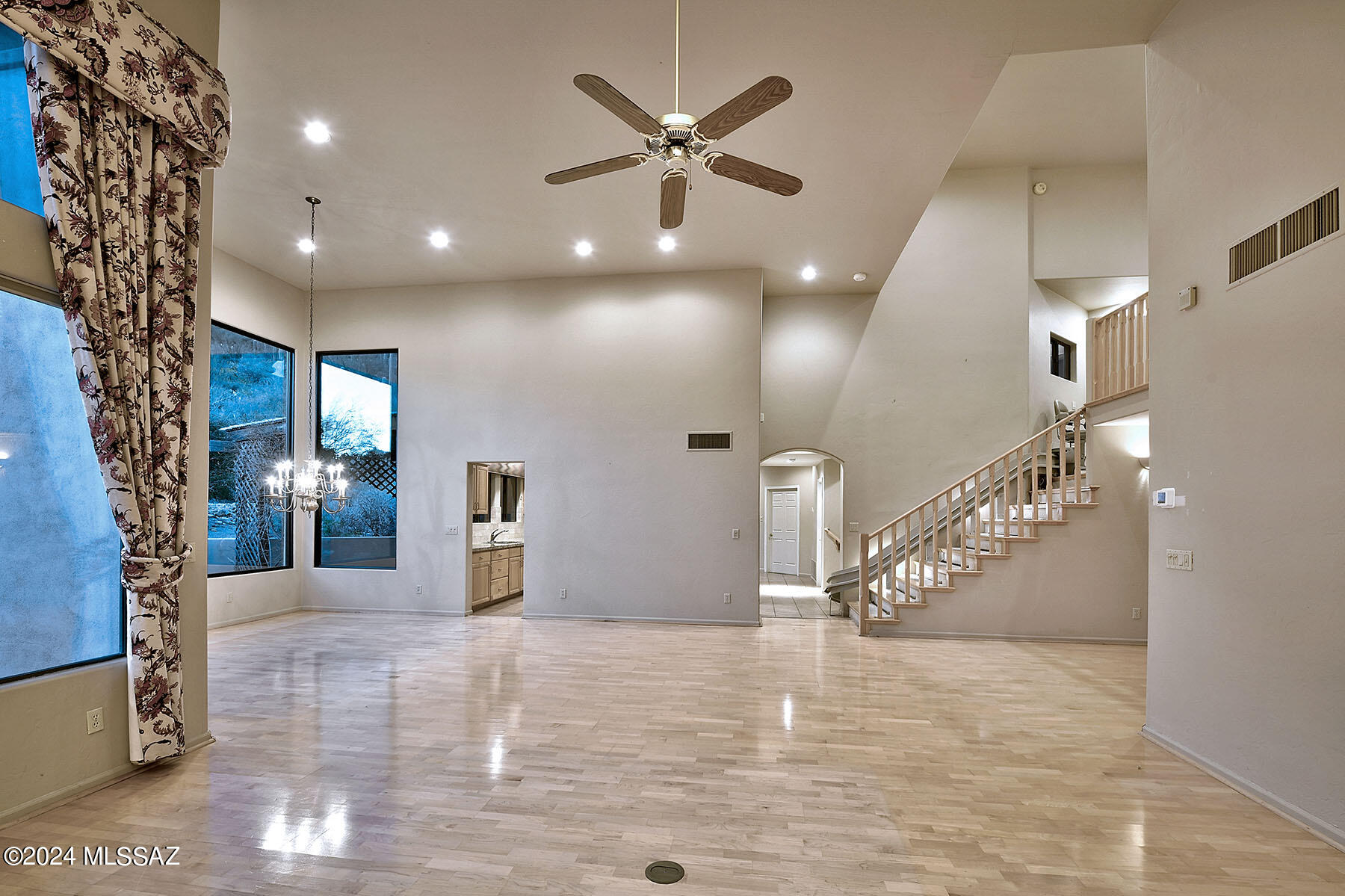 Finisterra III (303-308) - Residential