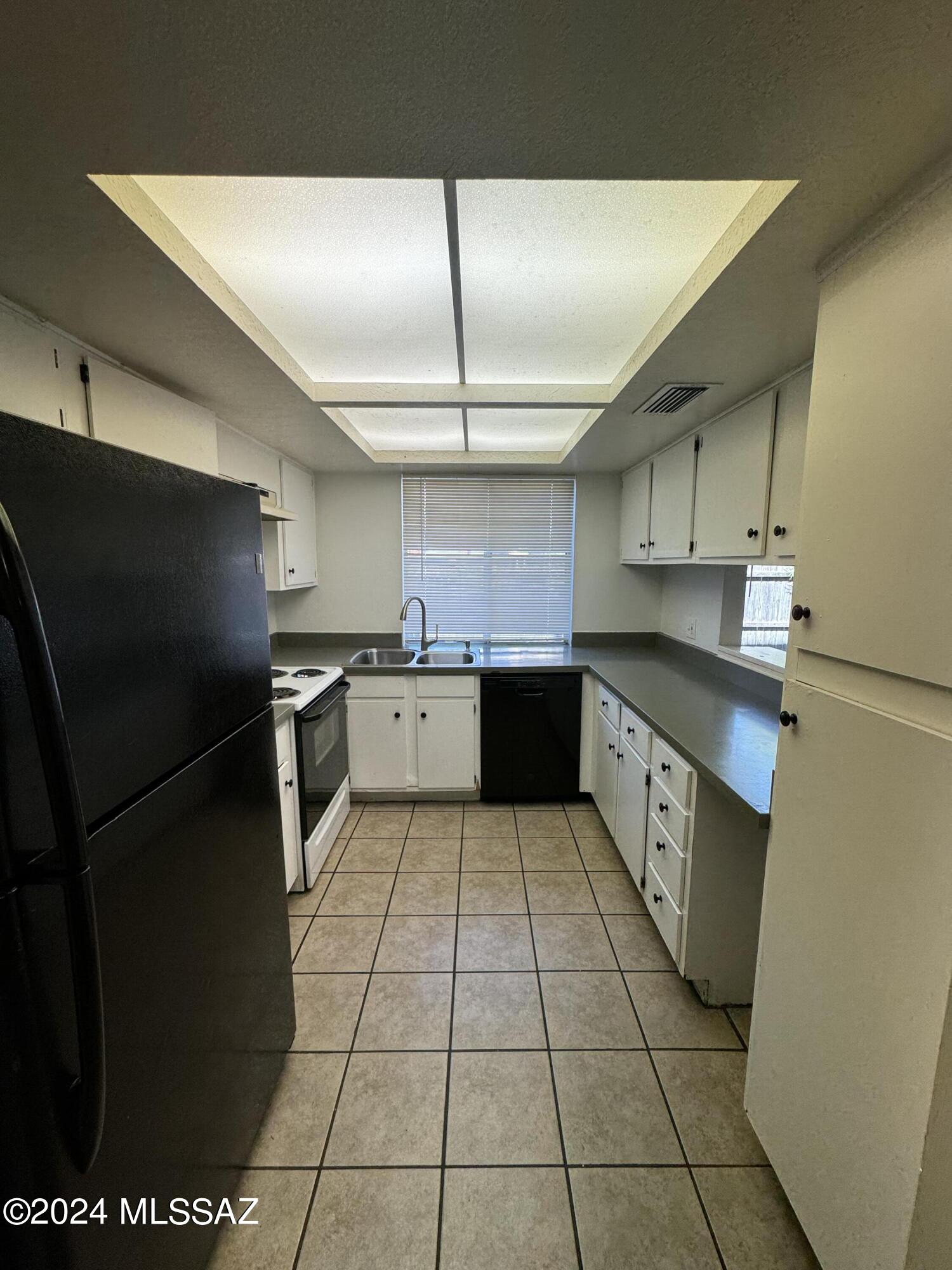 Valle Cereza (1-59) - Residential