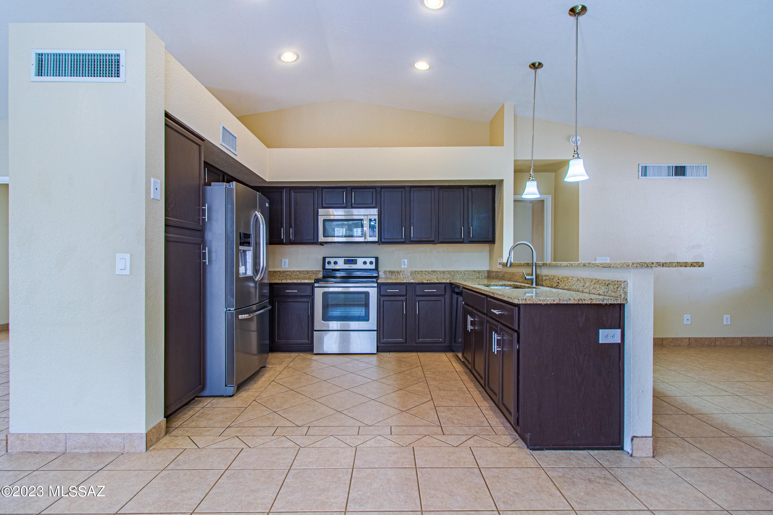 Falcon Point (1-170) - Residential Lease