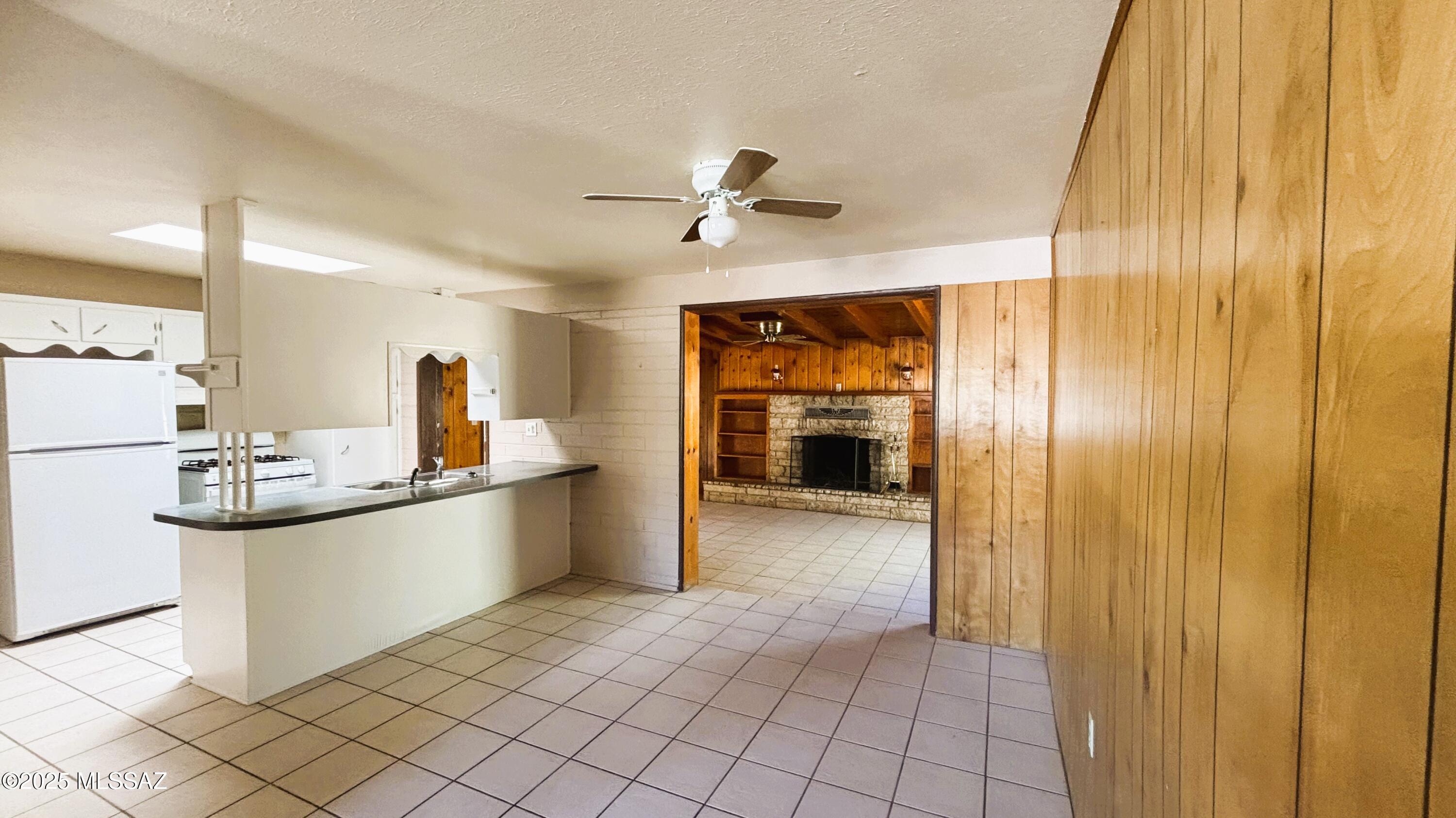 Los Robles Estates - Residential Lease