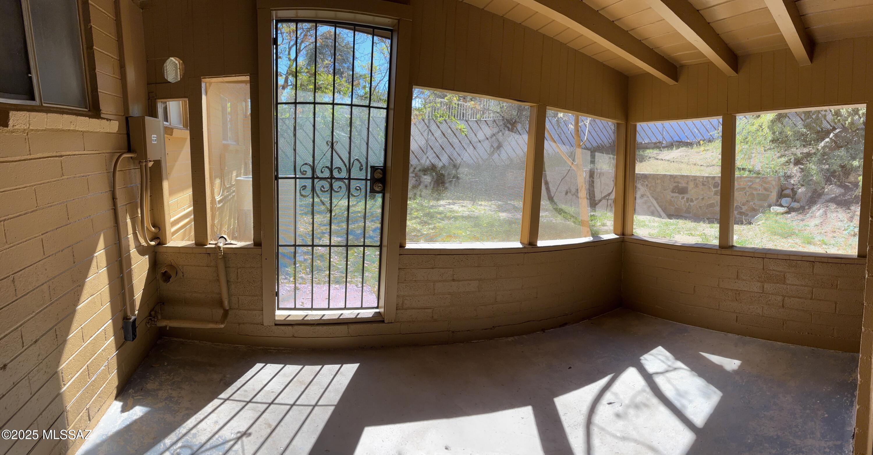 Los Robles Estates - Residential Lease