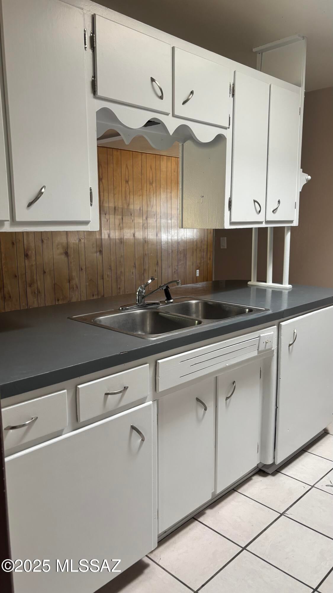 Los Robles Estates - Residential Lease