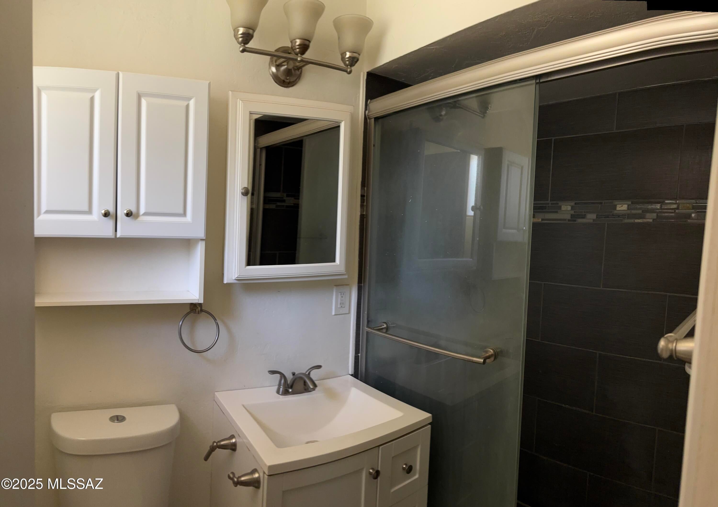 Los Robles Estates - Residential Lease
