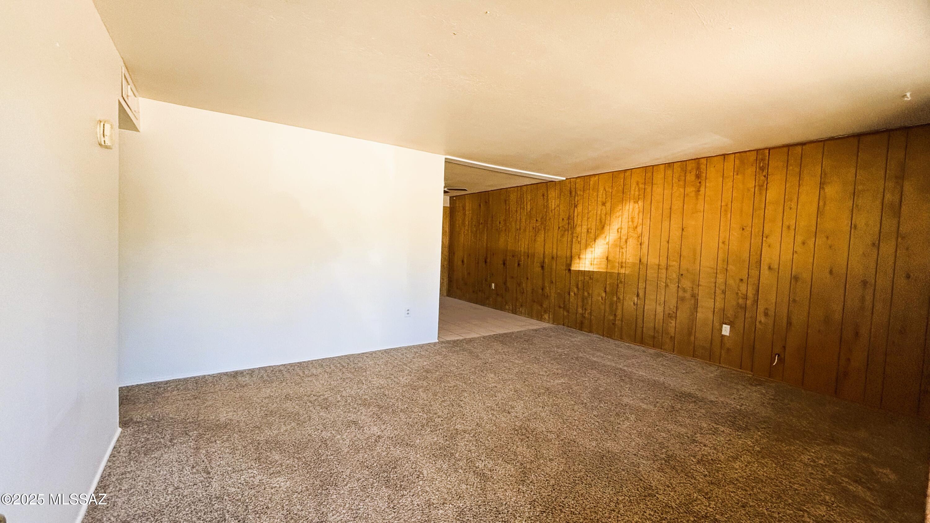 Los Robles Estates - Residential Lease