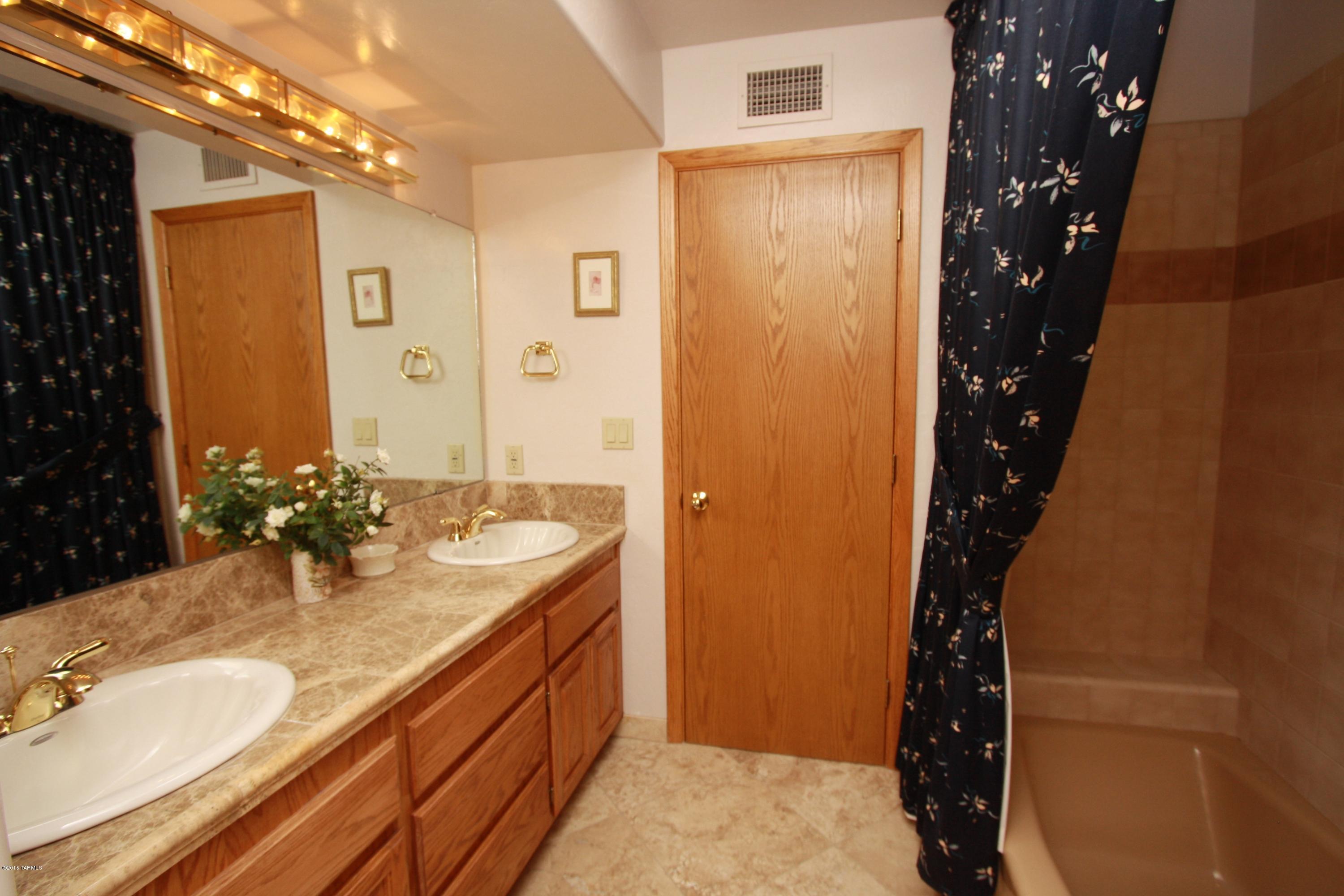 Sin Vacas (1-127 & 129-235) - Residential Lease