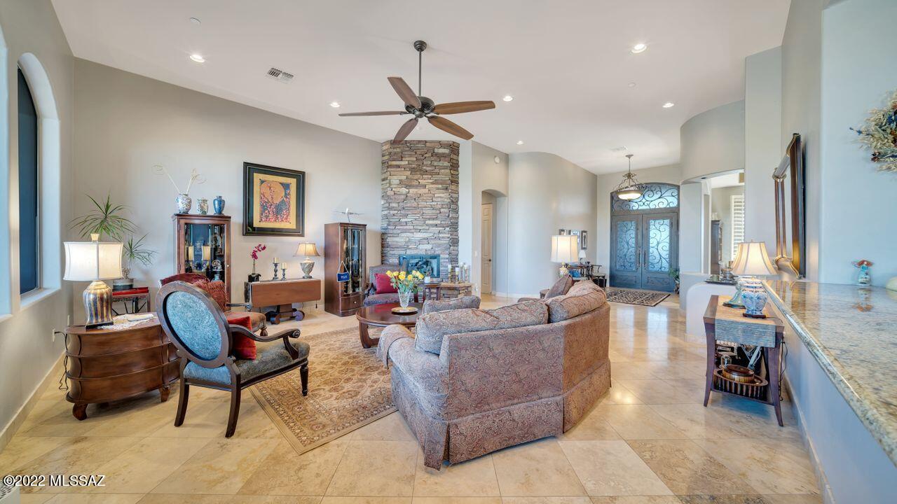 Dos Lagos at Dove Mountain (1-91) - Residential