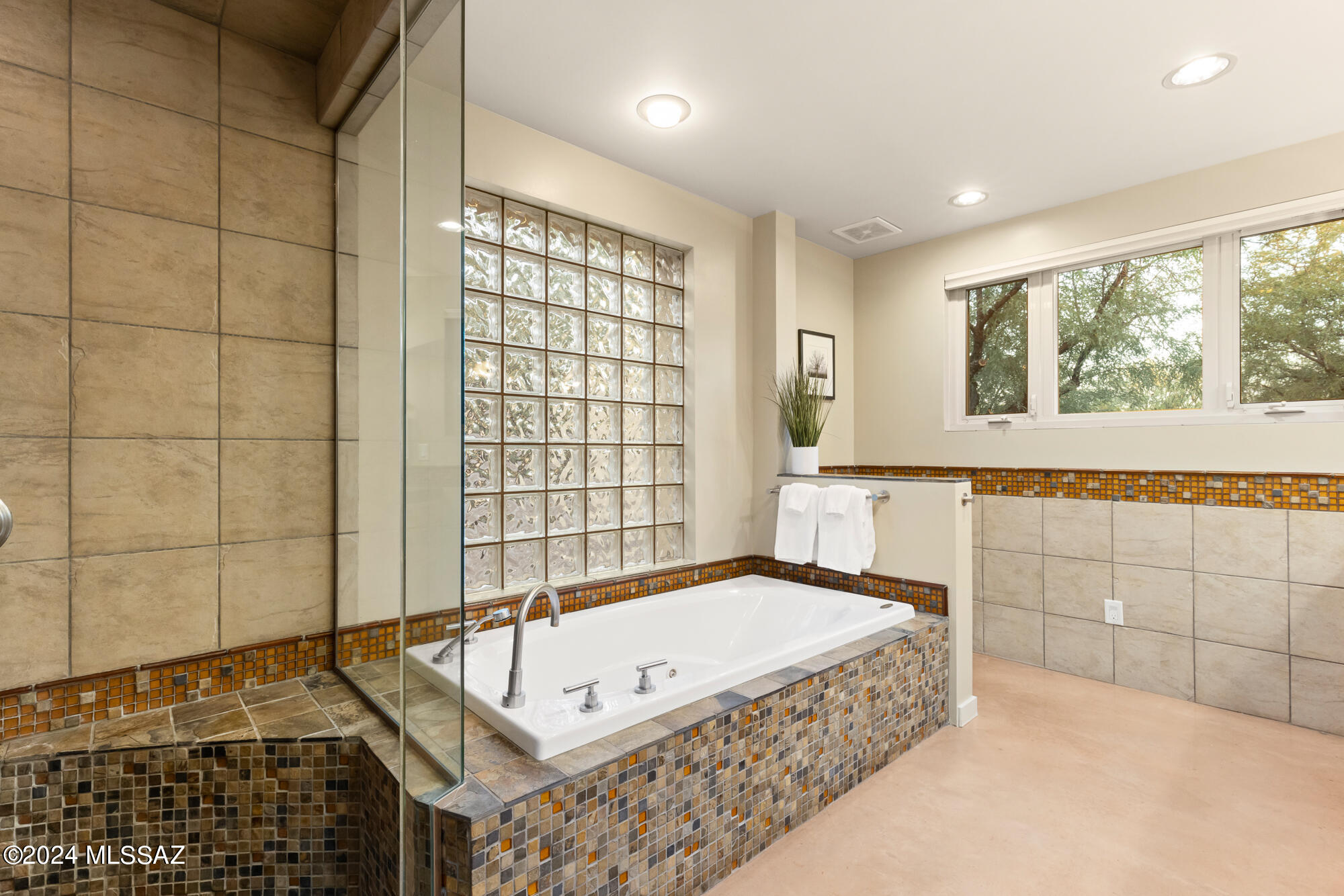 Colonia Solana - Residential