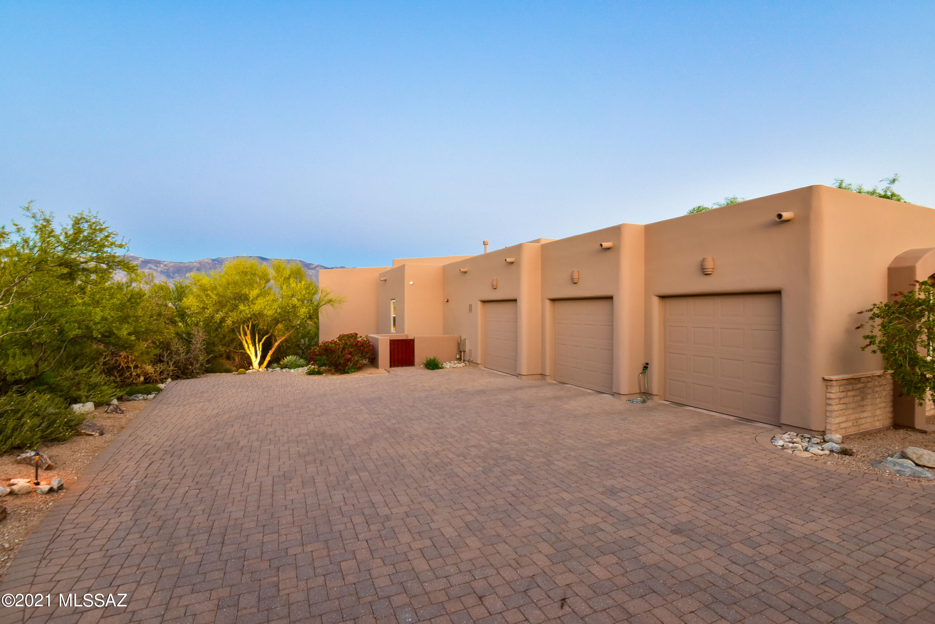 Honey Bee Ridge(The Estates At) - Residential