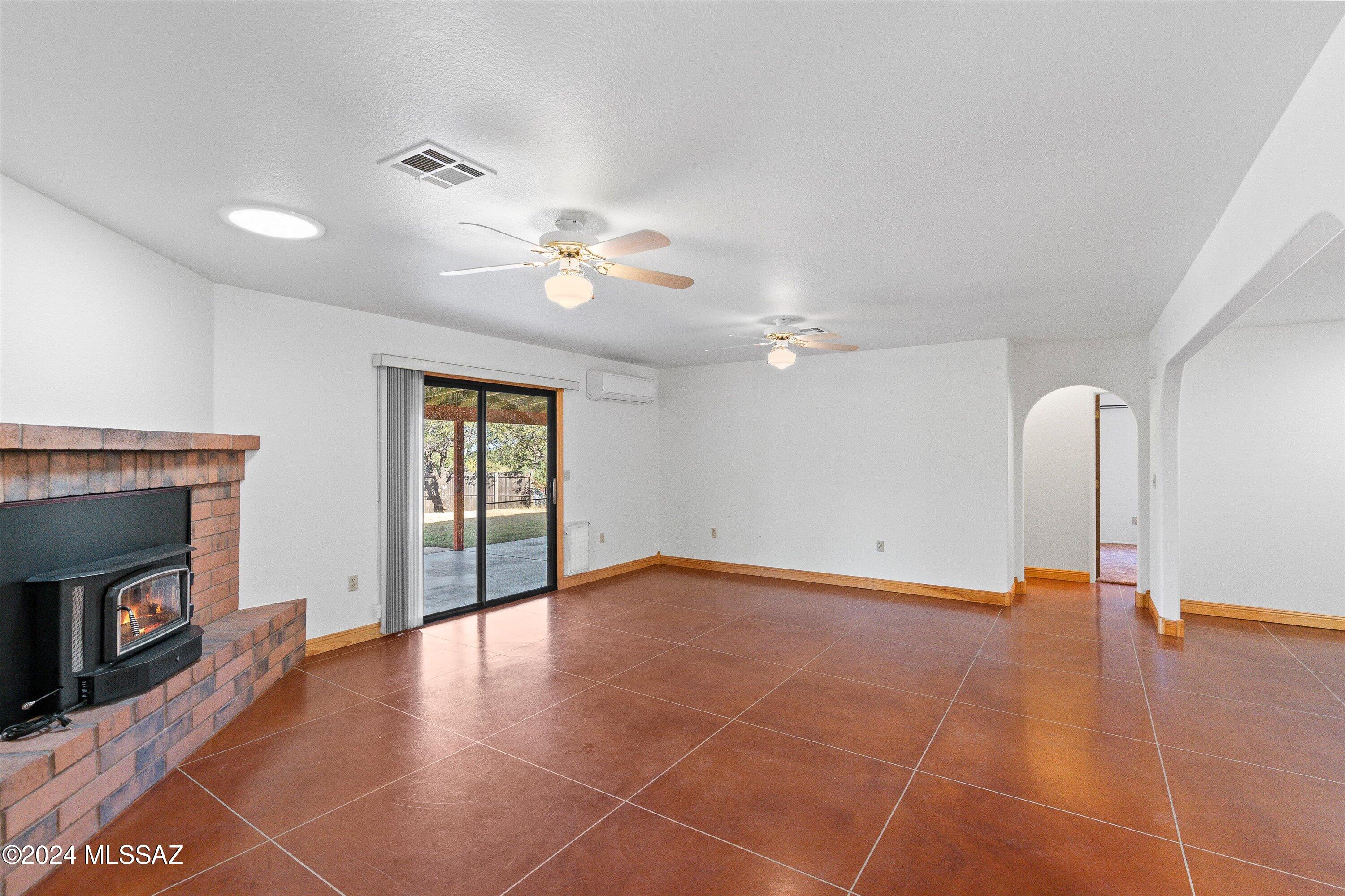 Oak Hills 01 - Residential Lease