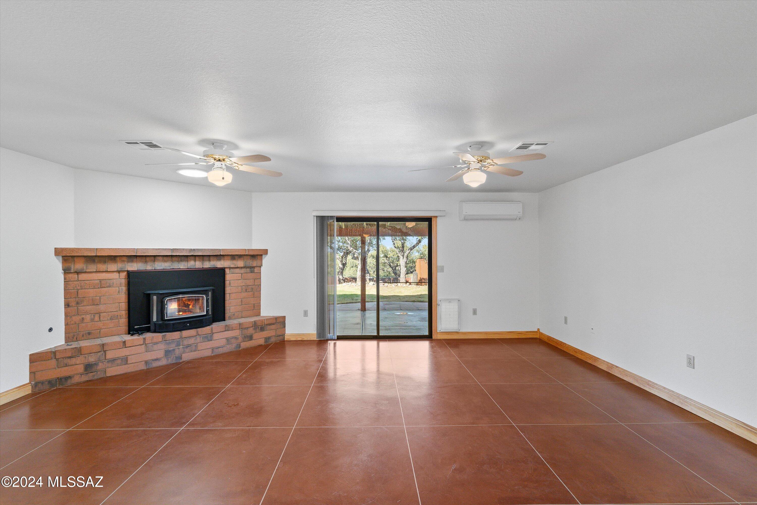 Oak Hills 01 - Residential Lease