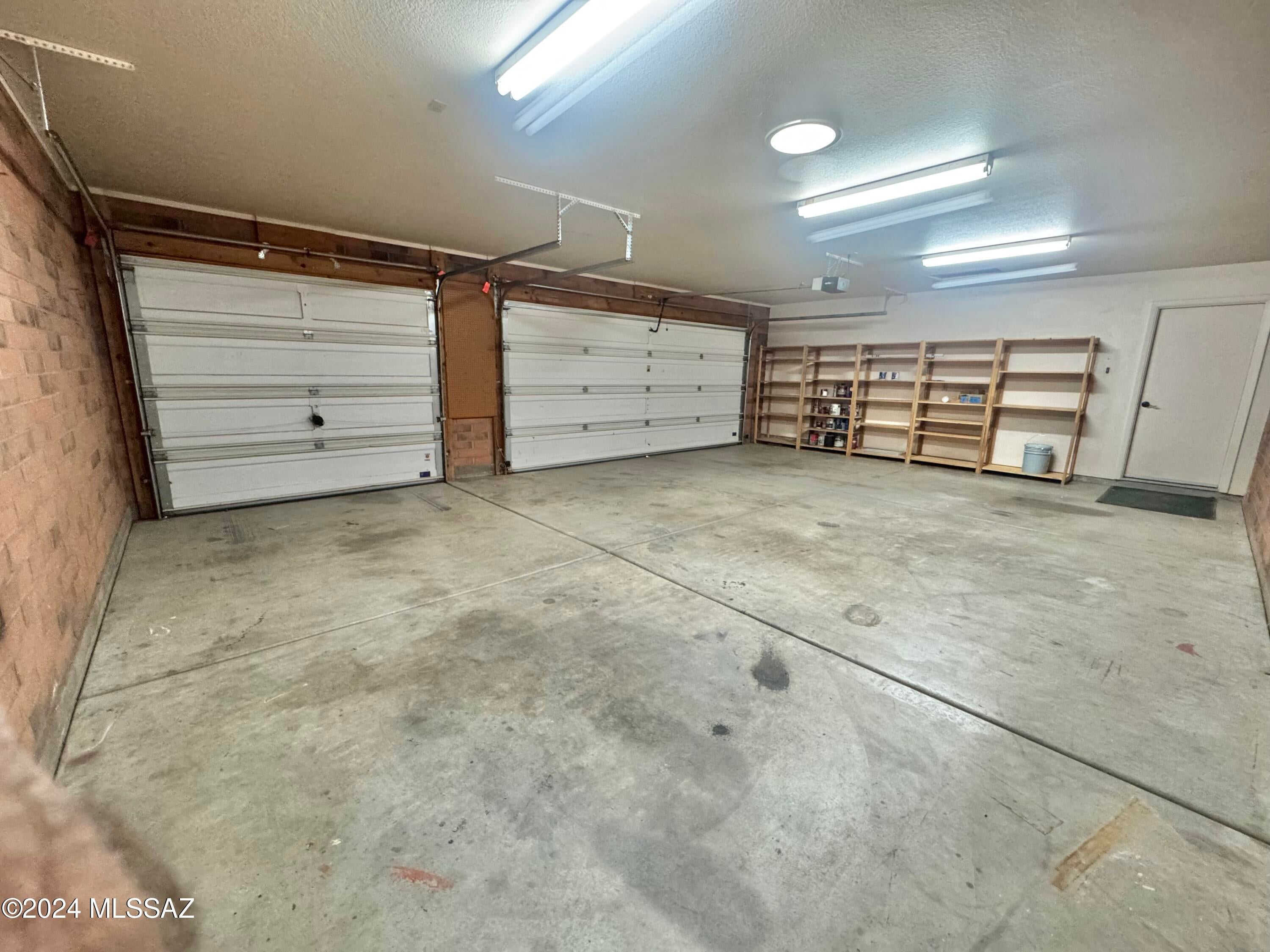 Oak Hills 01 - Residential Lease