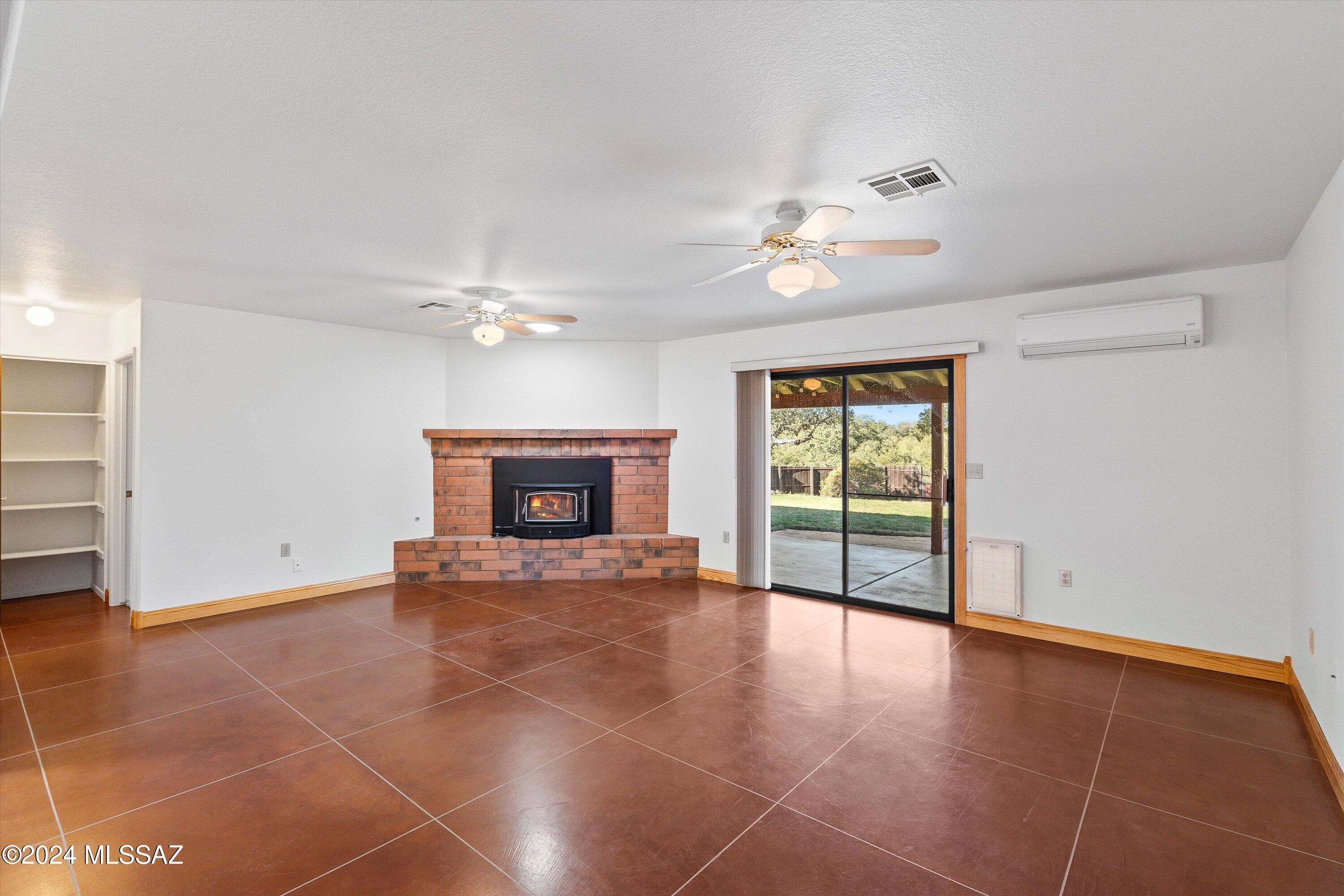 Oak Hills 01 - Residential Lease