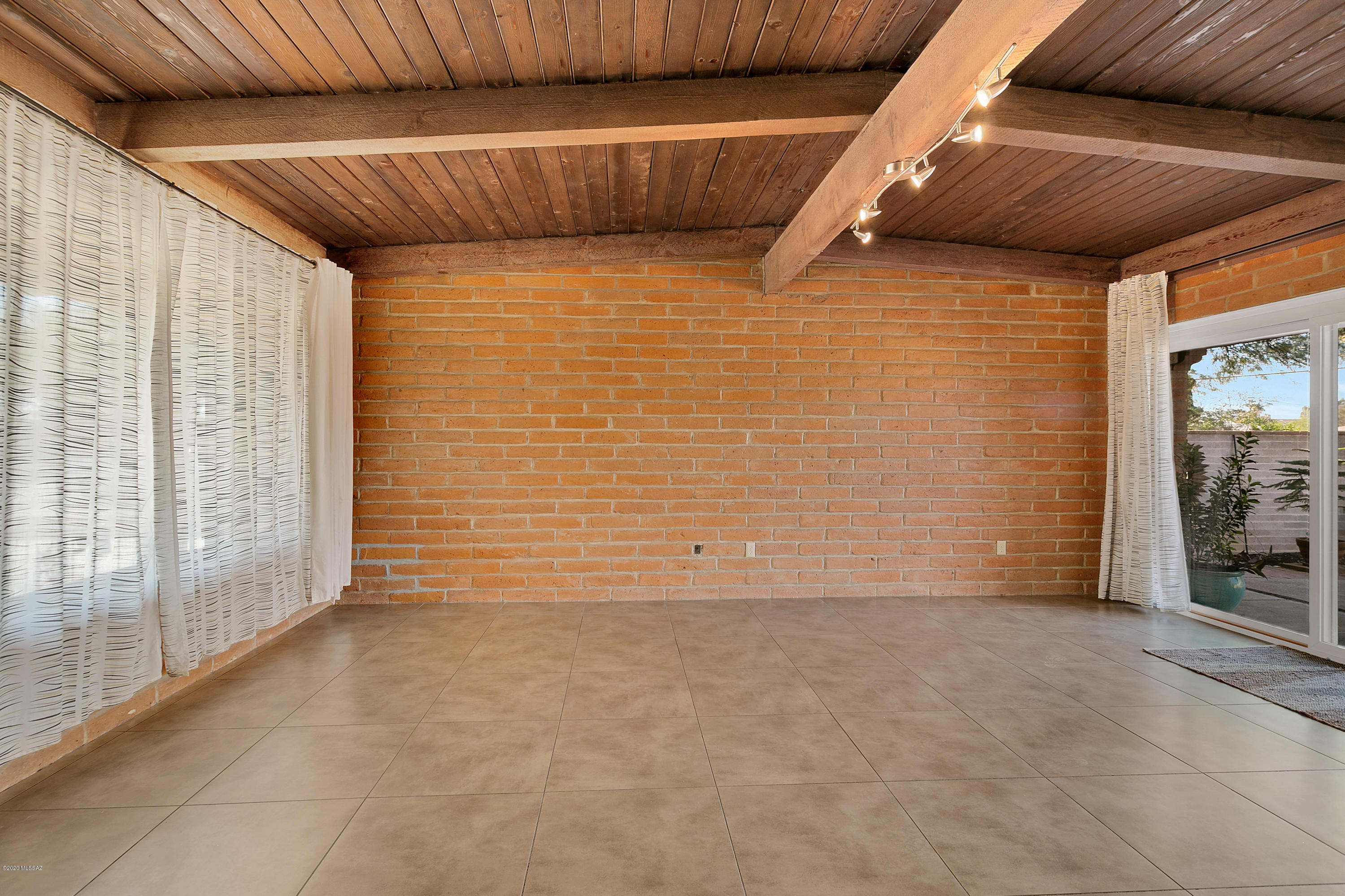 San Fernando Village - Residential