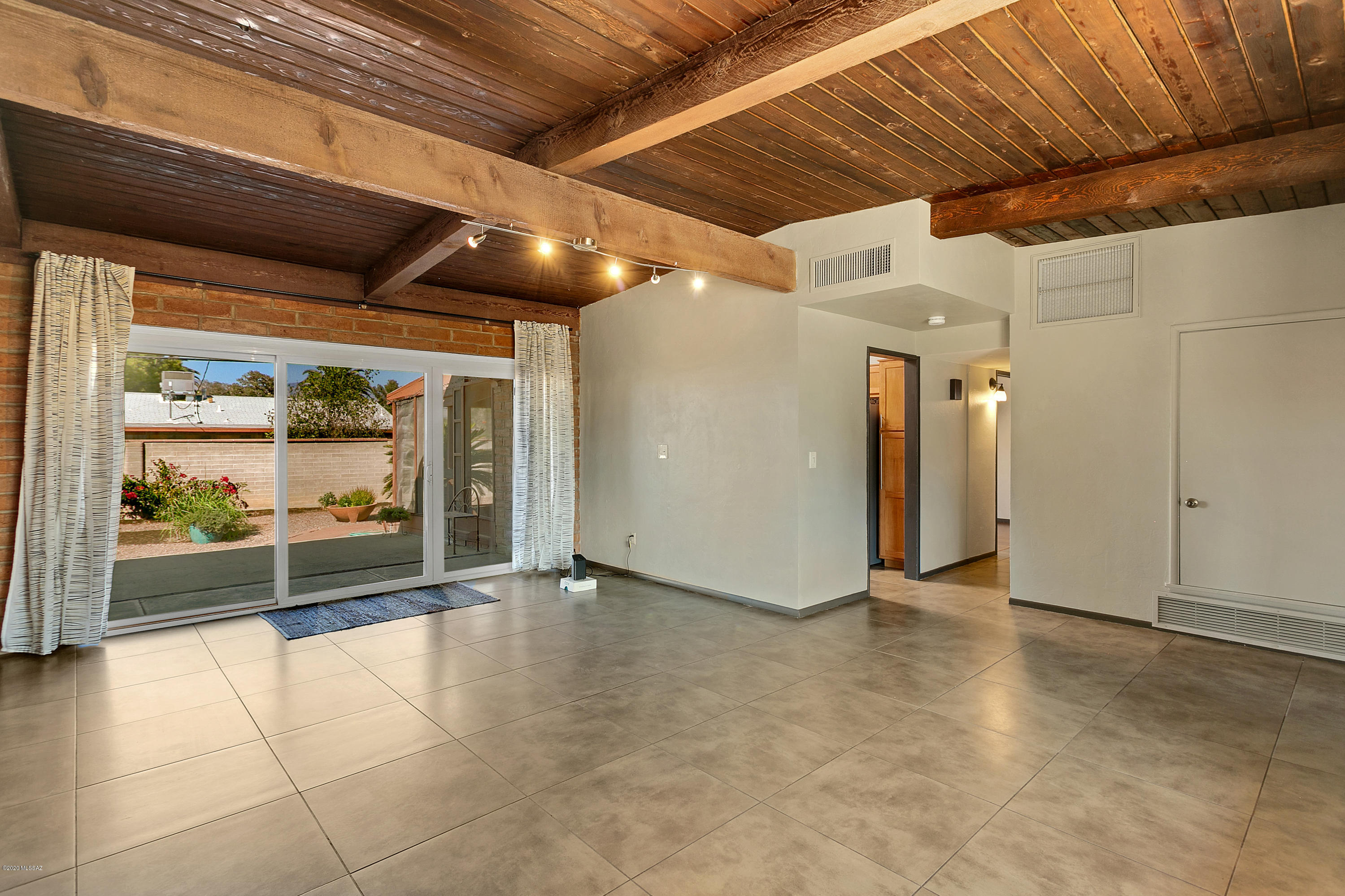 San Fernando Village - Residential
