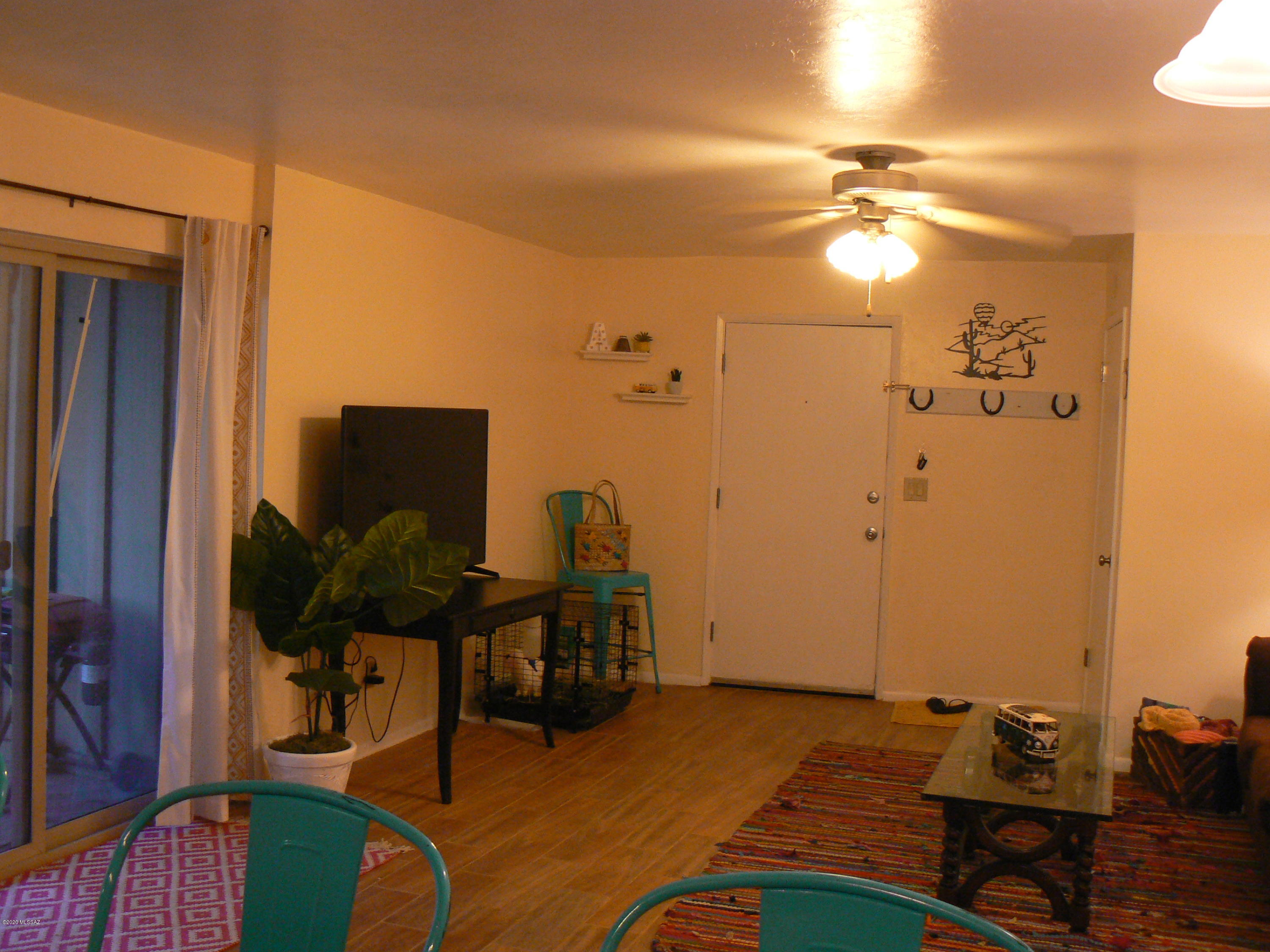 Royal Alvernon Condos. - Residential