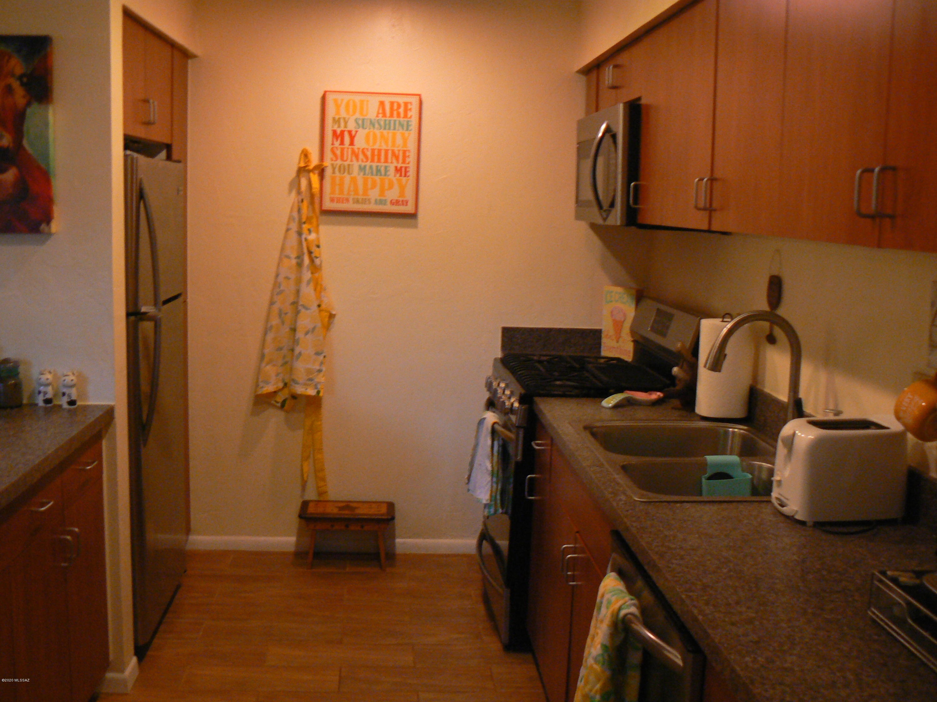 Royal Alvernon Condos. - Residential