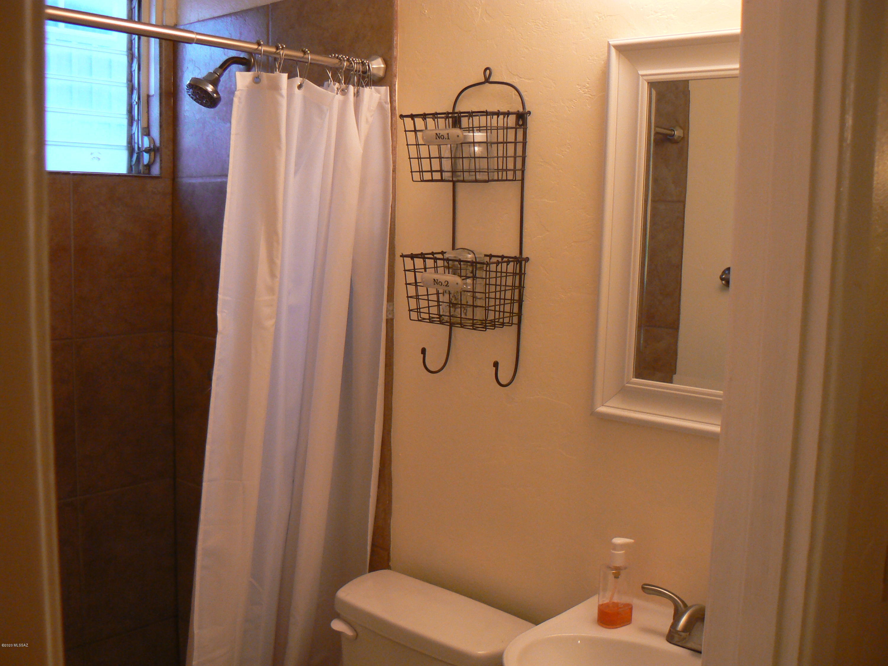 Royal Alvernon Condos. - Residential