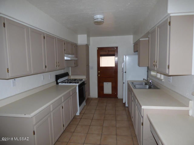 Montclair Add Amended - Residential Lease