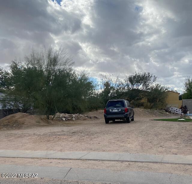 Terrific opportunity for investor/owner to build from the ground up in town! A lot like this is extremely rare. Close to I-10. Just make your offer and get to building! This lot is ready to go!
