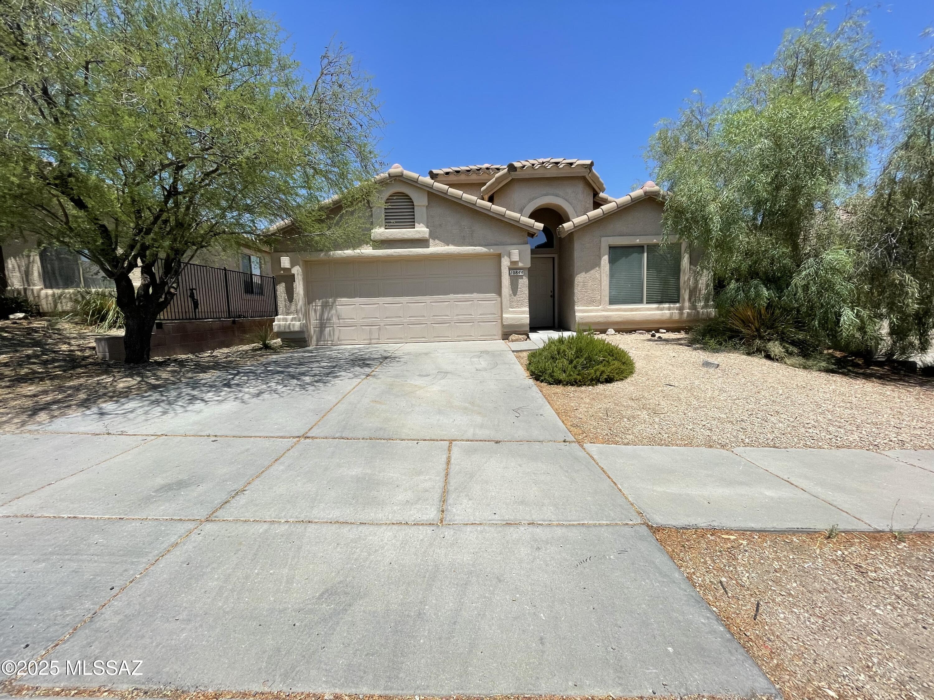 Rancho Del Lago (1-100) - Residential Lease