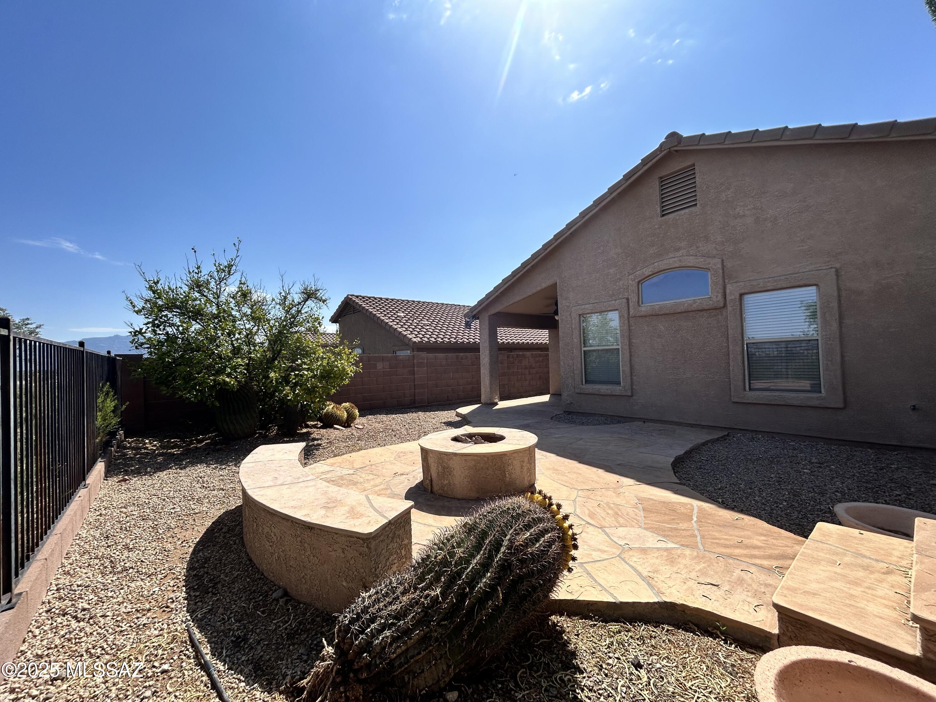 Rancho Del Lago (1-100) - Residential Lease