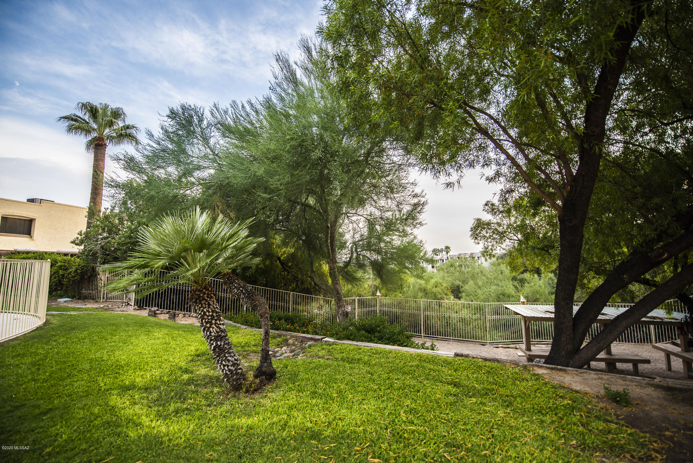 Las Primeras Lomas (1-76) - Residential