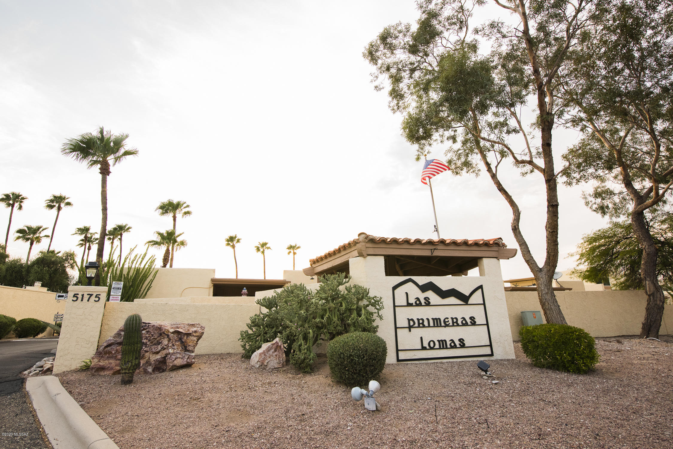 Terrific value and location in this larger 3 bedroom end unit townhouse. Recent Master bathroom and guest bedroom remodel, two car garage, city and mountain views, shady back patio, walk-in kitchen pantry, additional storage, and fireplace too.  Just minutes from shopping, the Loop, University of Arizona, and more! Ideal for full time resident or winter visitor!