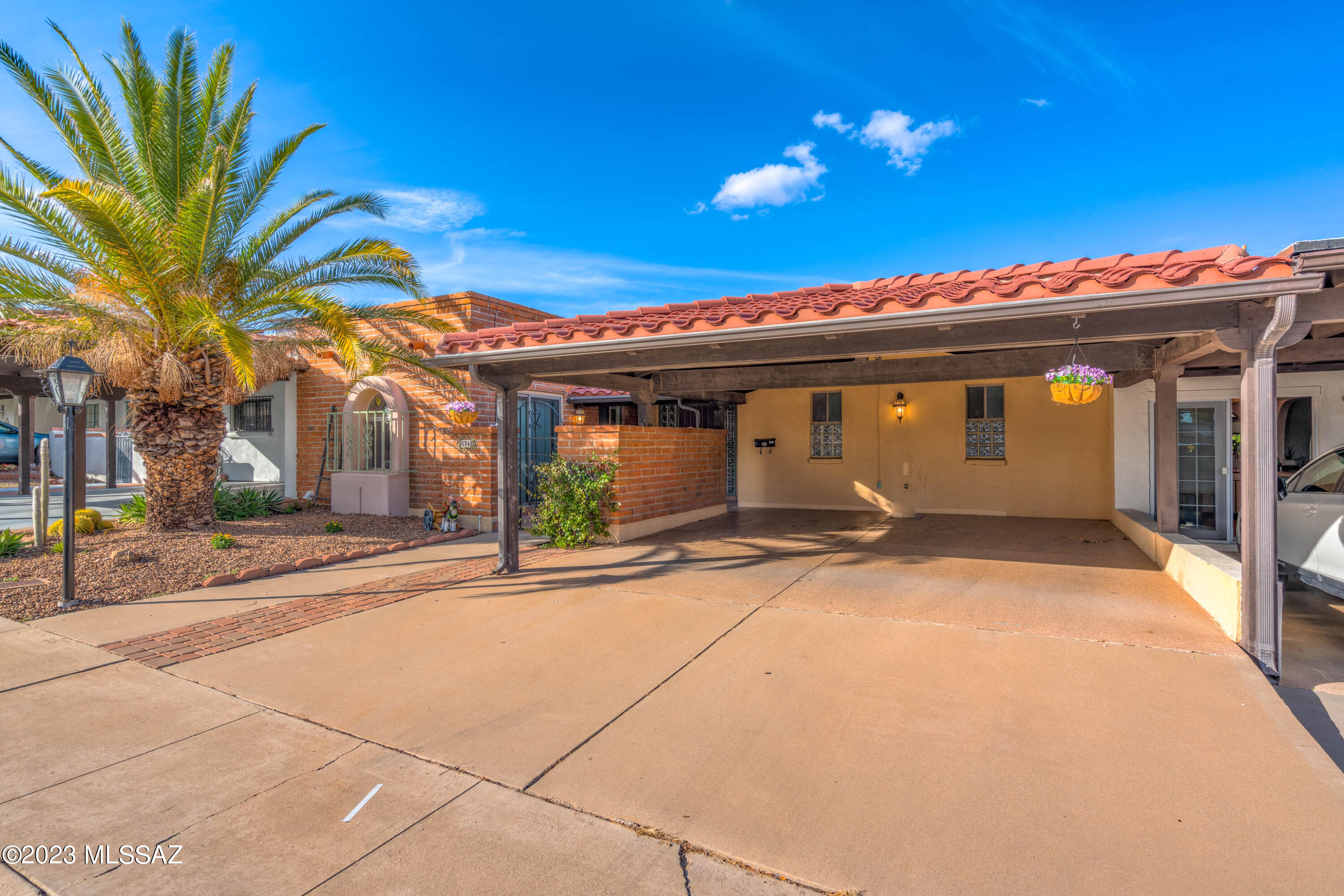 This charming 2 bedroom, 2 bath townhouse provides unparalleled convenience and privacy. The living room includes a cozy gas fireplace, while the backyard offers the perfect setting for private enjoyment. The kitchen is well-appointed with plenty of storage, and a kitchen island with a built-in wine rack. Furthermore, both bathrooms feature walk-in showers for added luxury.