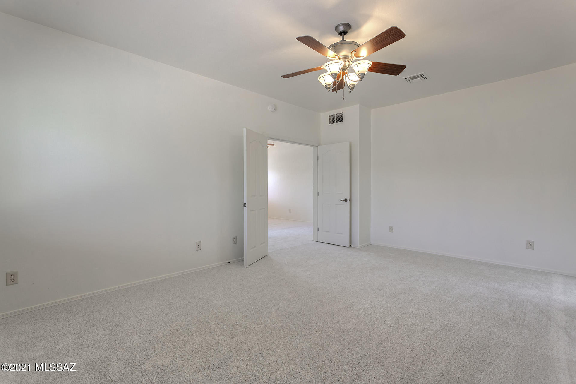 Encanto Del Lago (1-82) - Residential