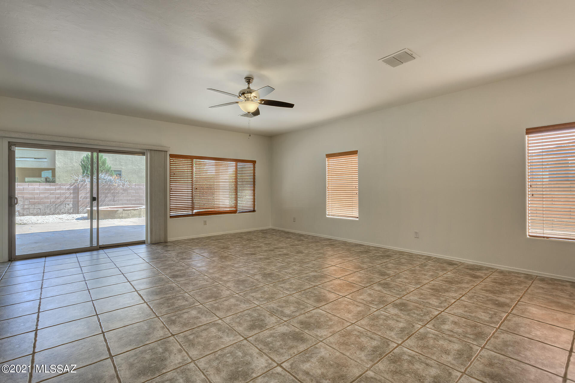 Encanto Del Lago (1-82) - Residential