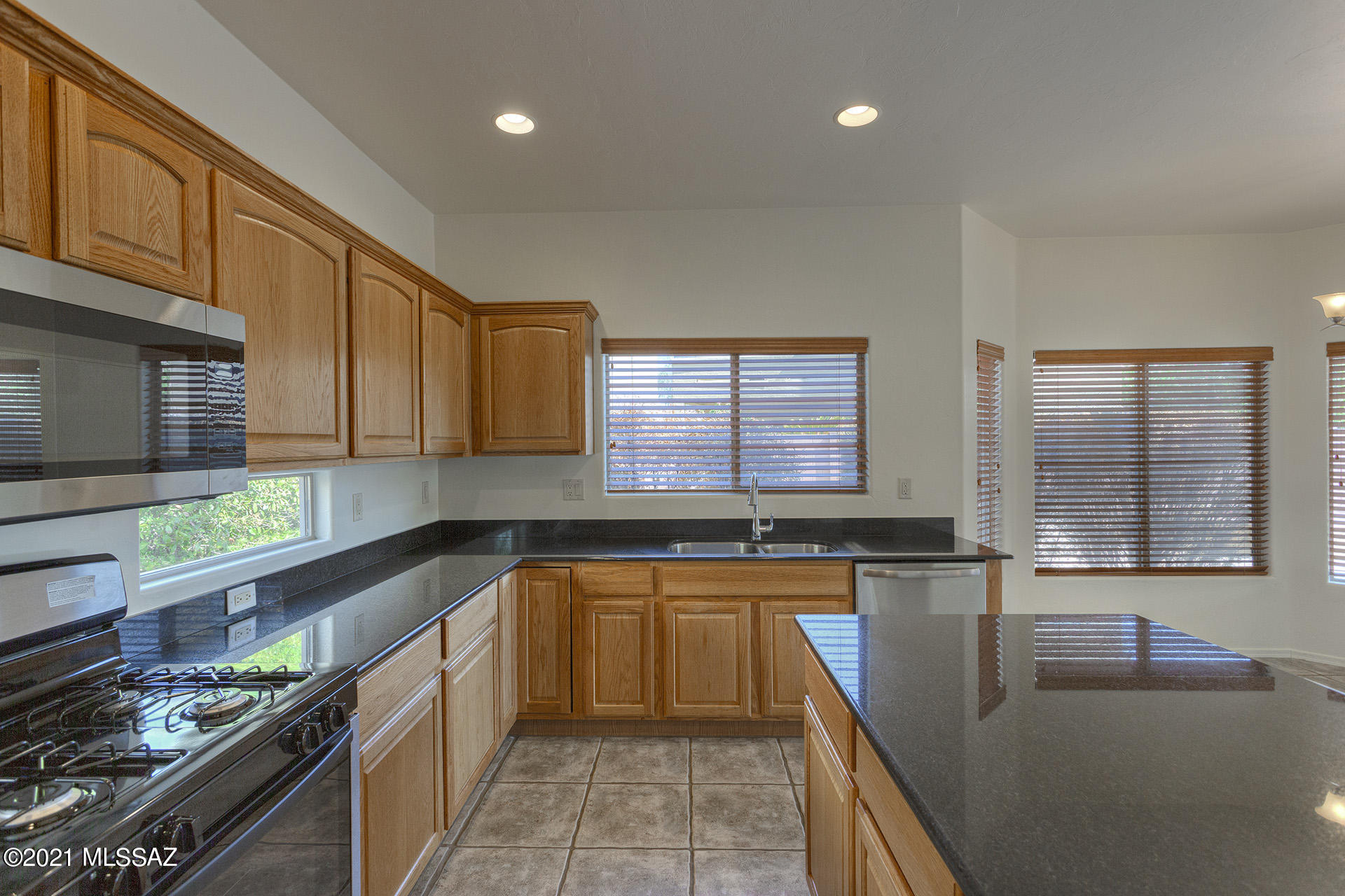 Encanto Del Lago (1-82) - Residential