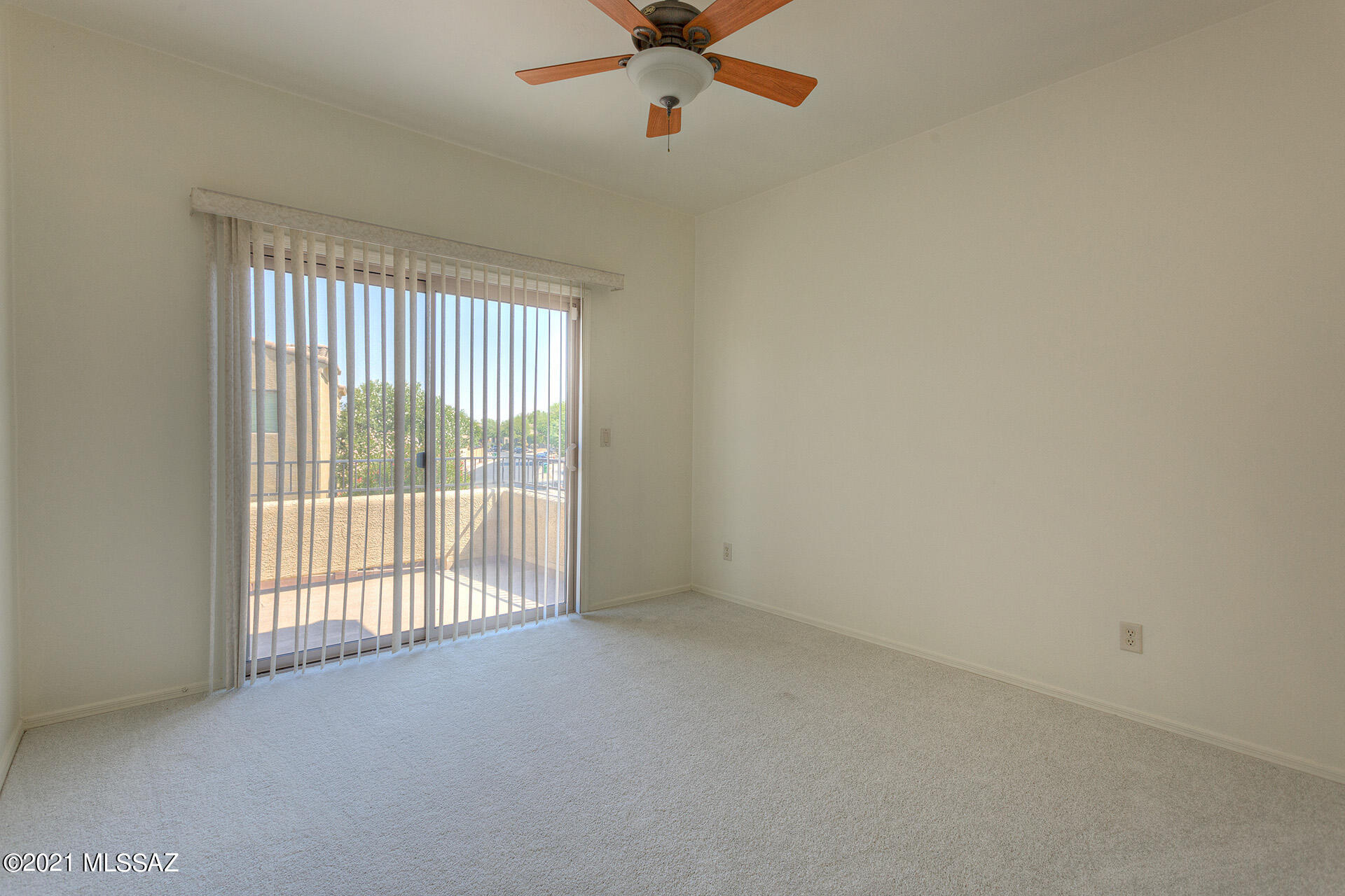 Encanto Del Lago (1-82) - Residential