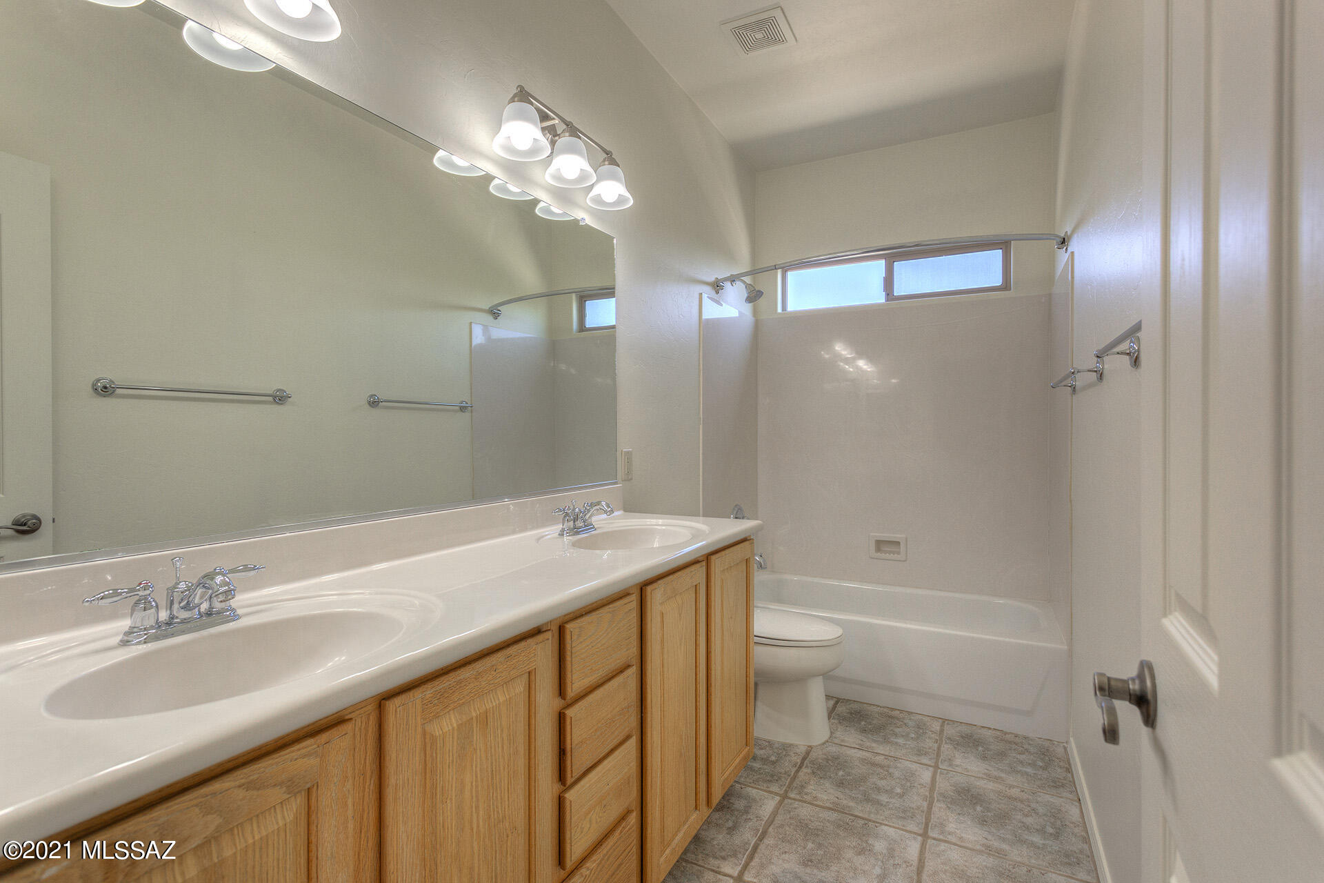 Encanto Del Lago (1-82) - Residential